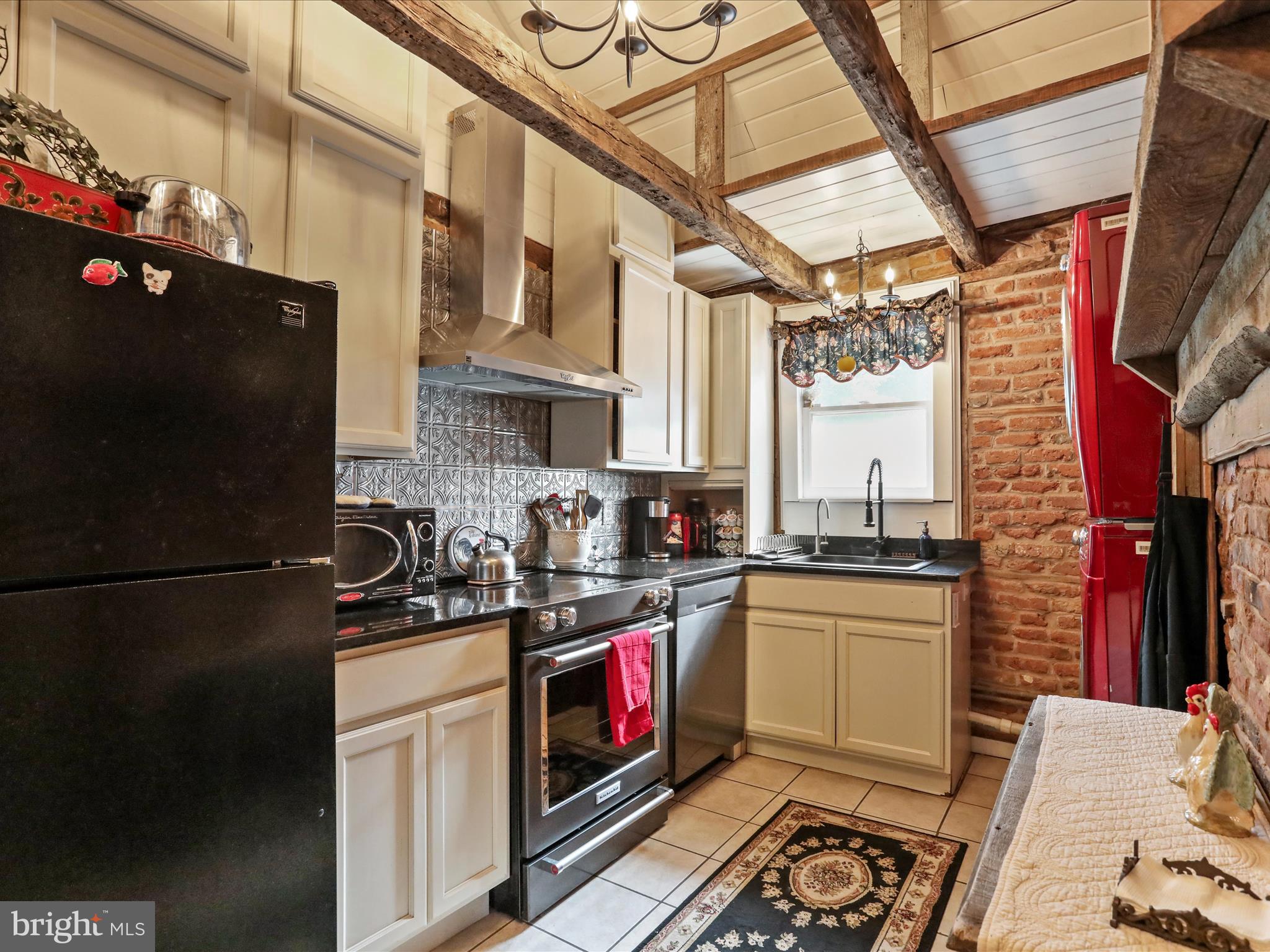 CHARLES TOWN - Residential