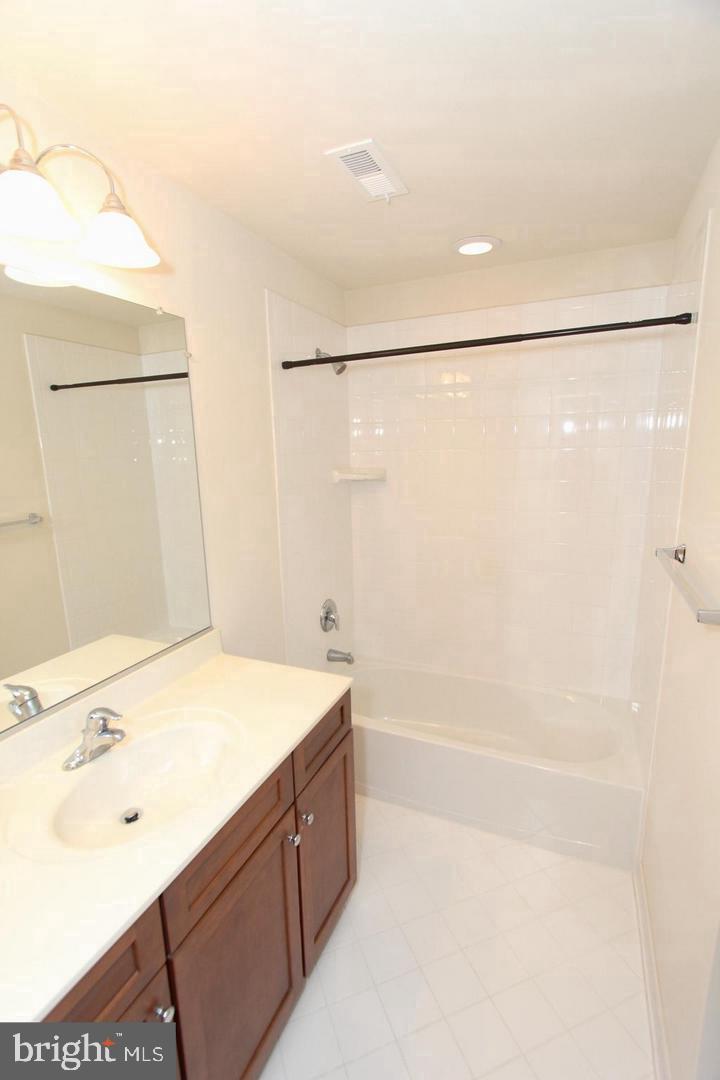 RESERVE AT TYSONS CORNER - Residential Lease