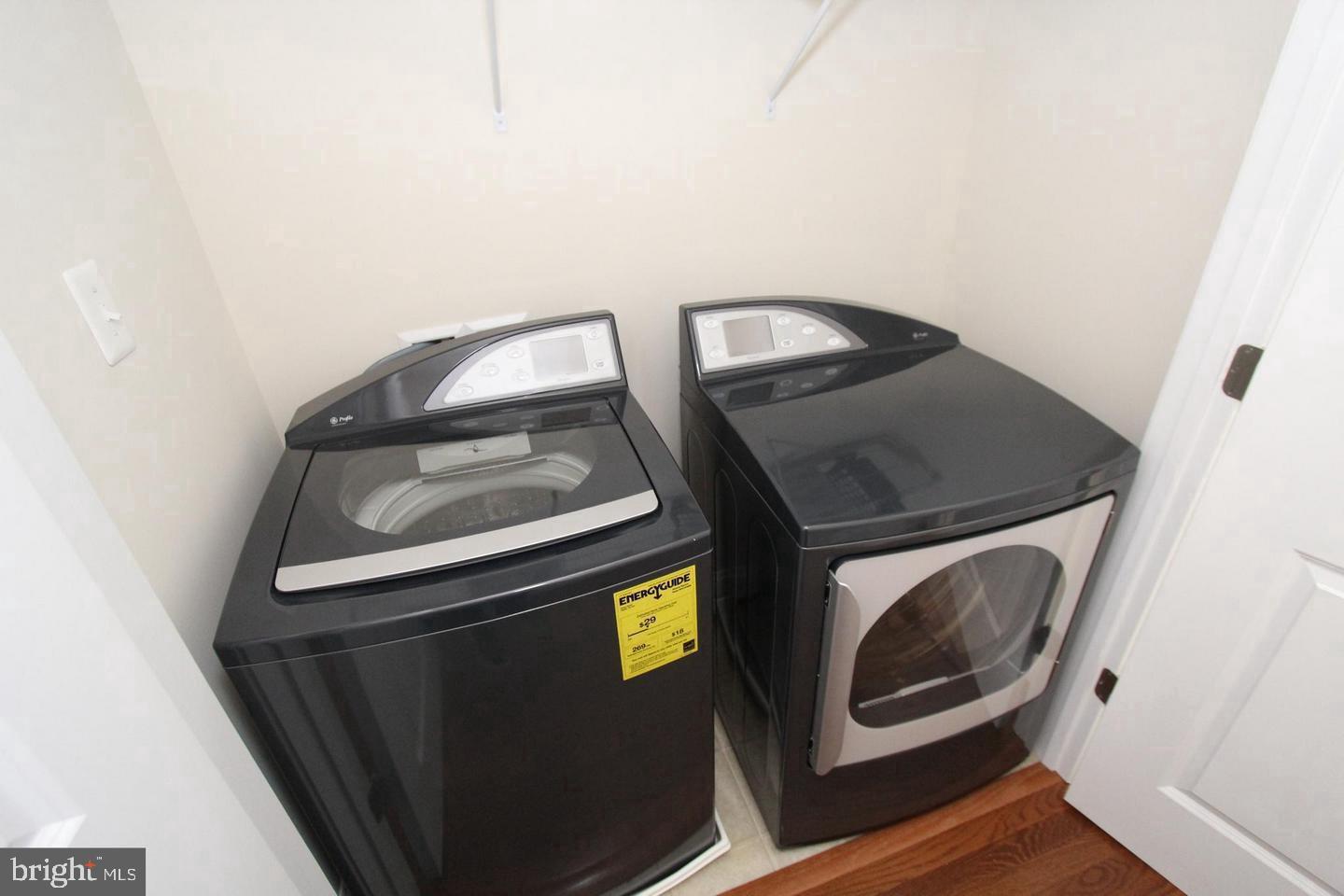 RESERVE AT TYSONS CORNER - Residential Lease