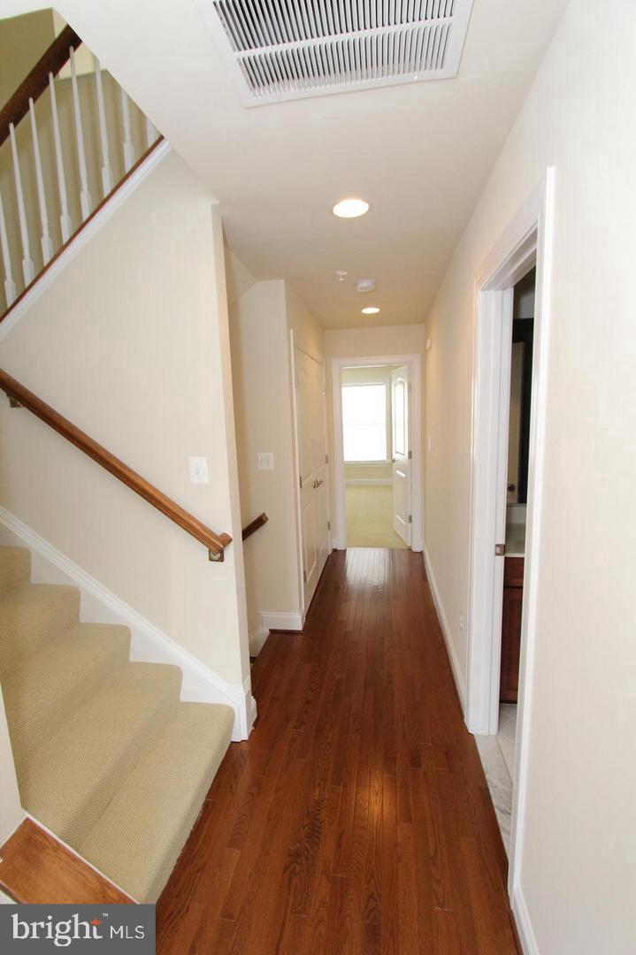 RESERVE AT TYSONS CORNER - Residential Lease