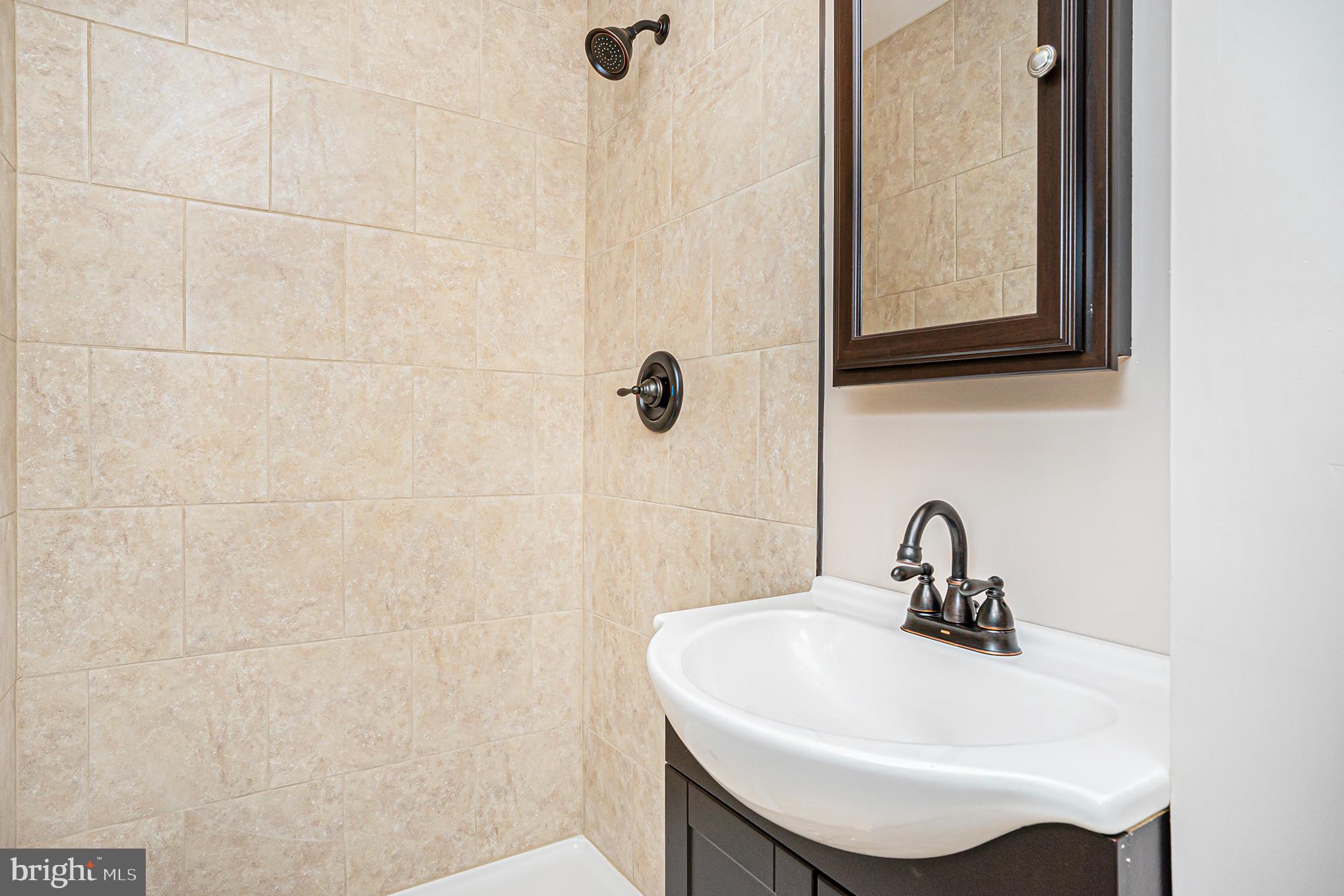 ABINGTON WOODS - Residential