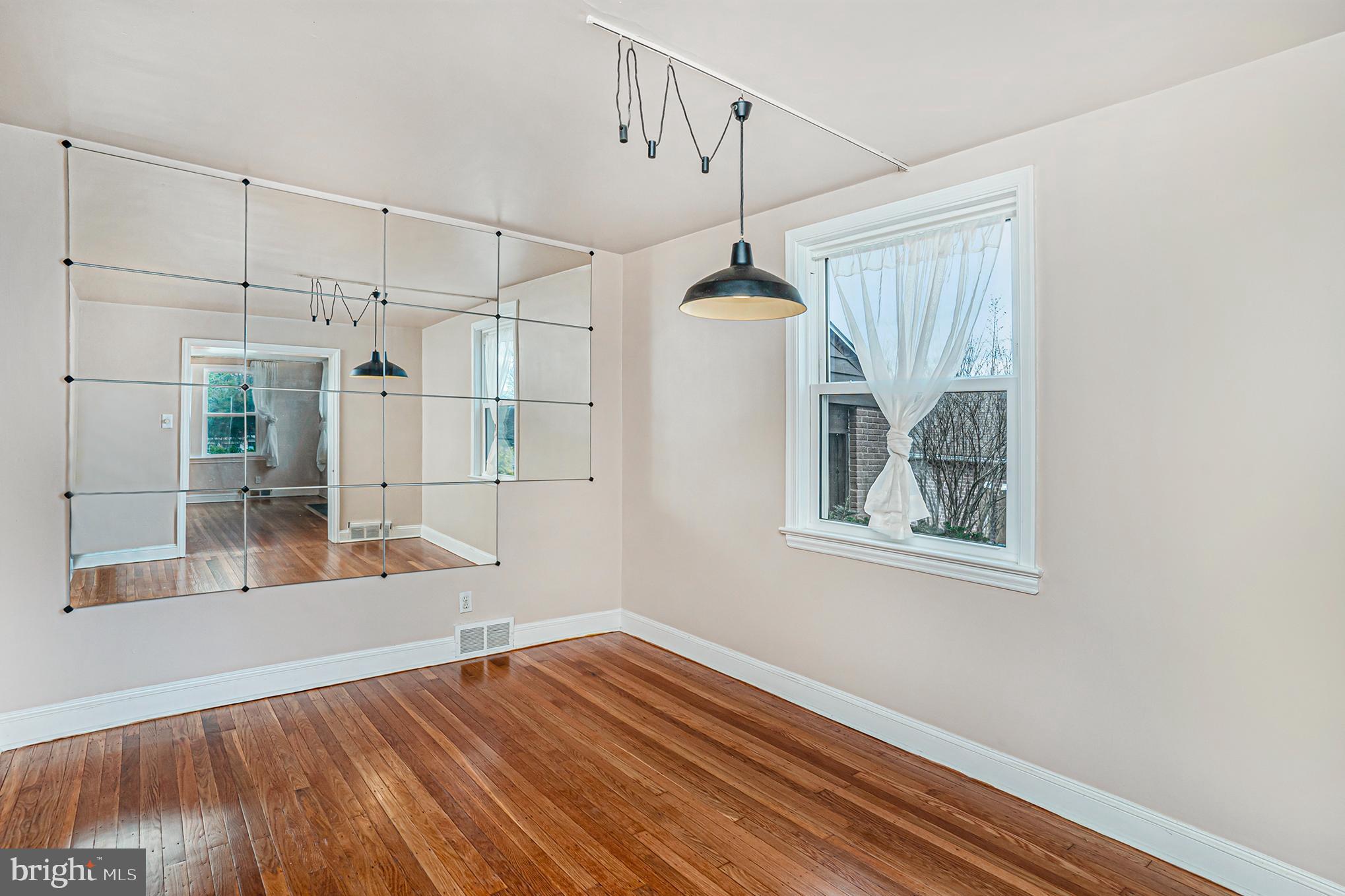 ABINGTON WOODS - Residential