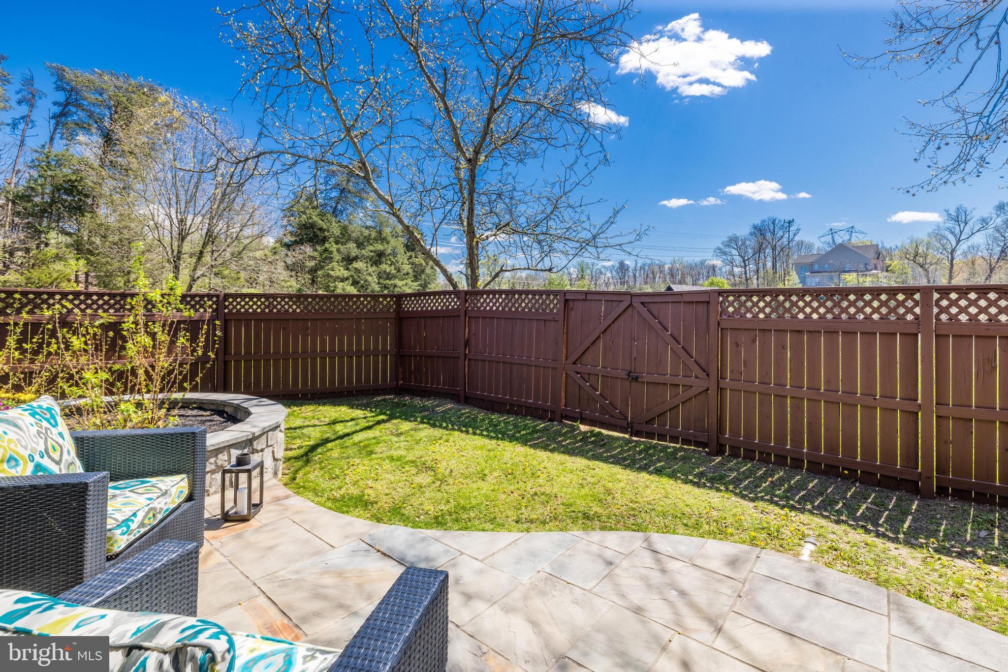 LAKES AT RED ROCK - Residential