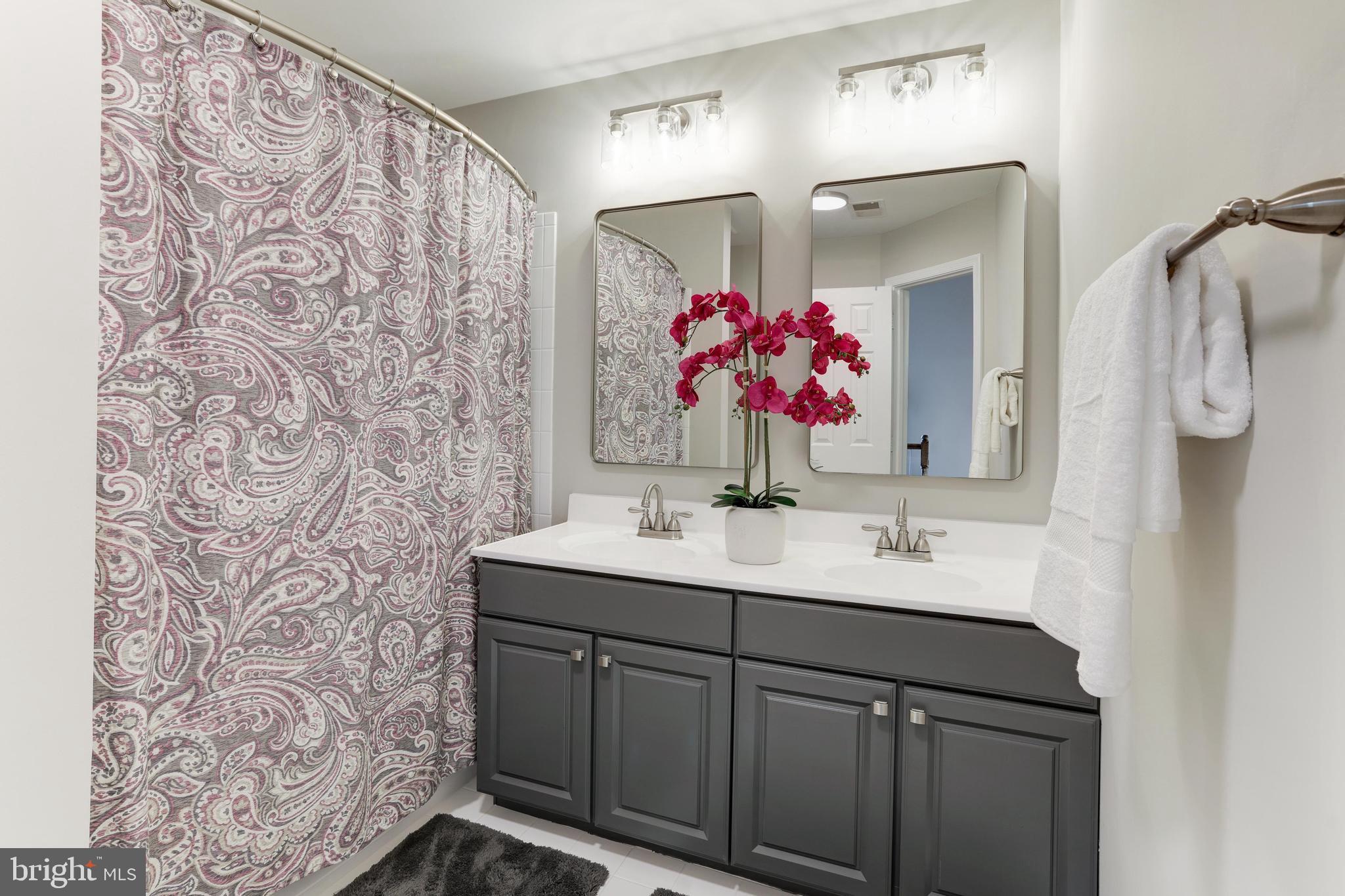 LAKES AT RED ROCK - Residential