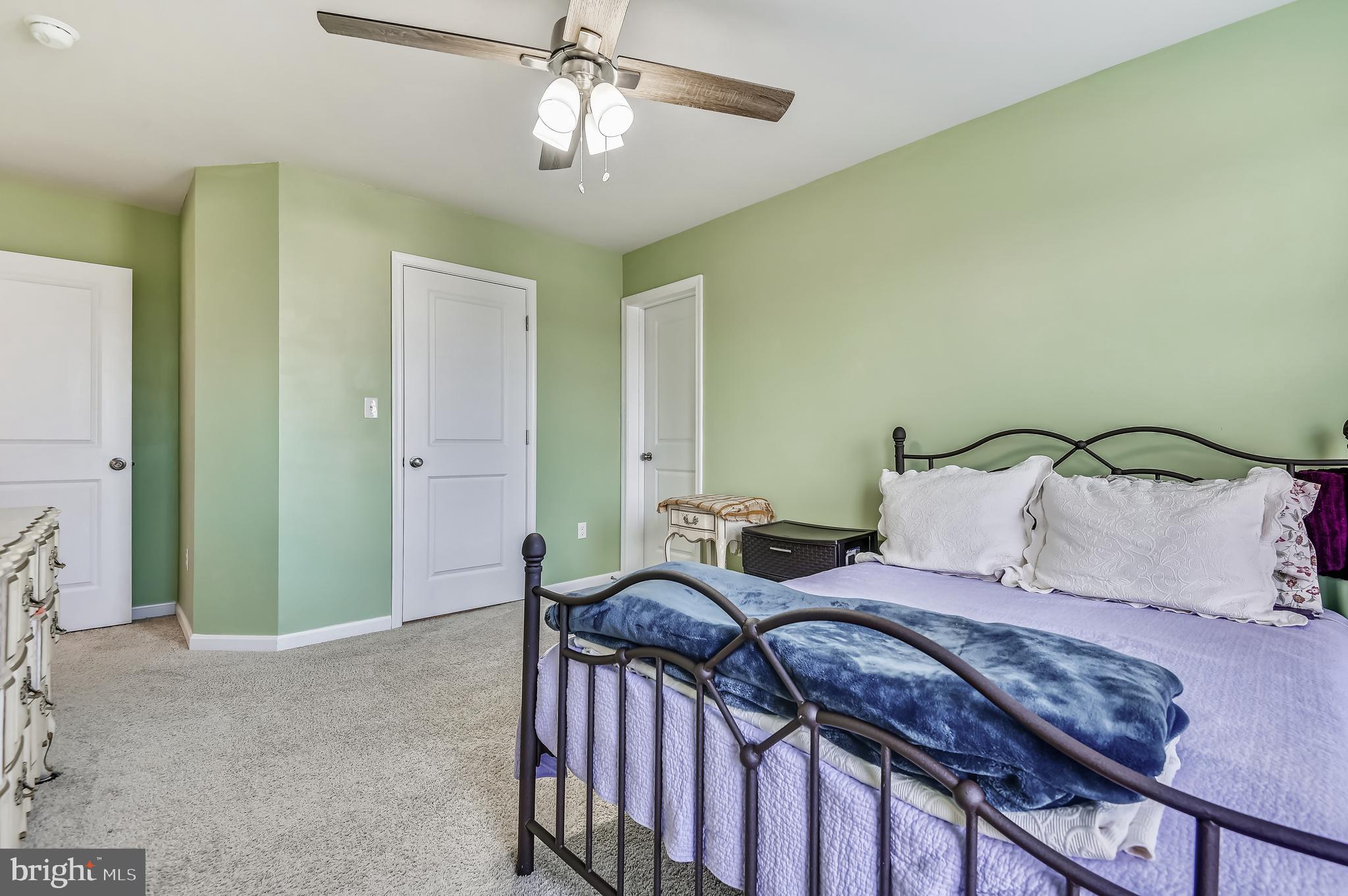 SOMERSET HILL - Residential