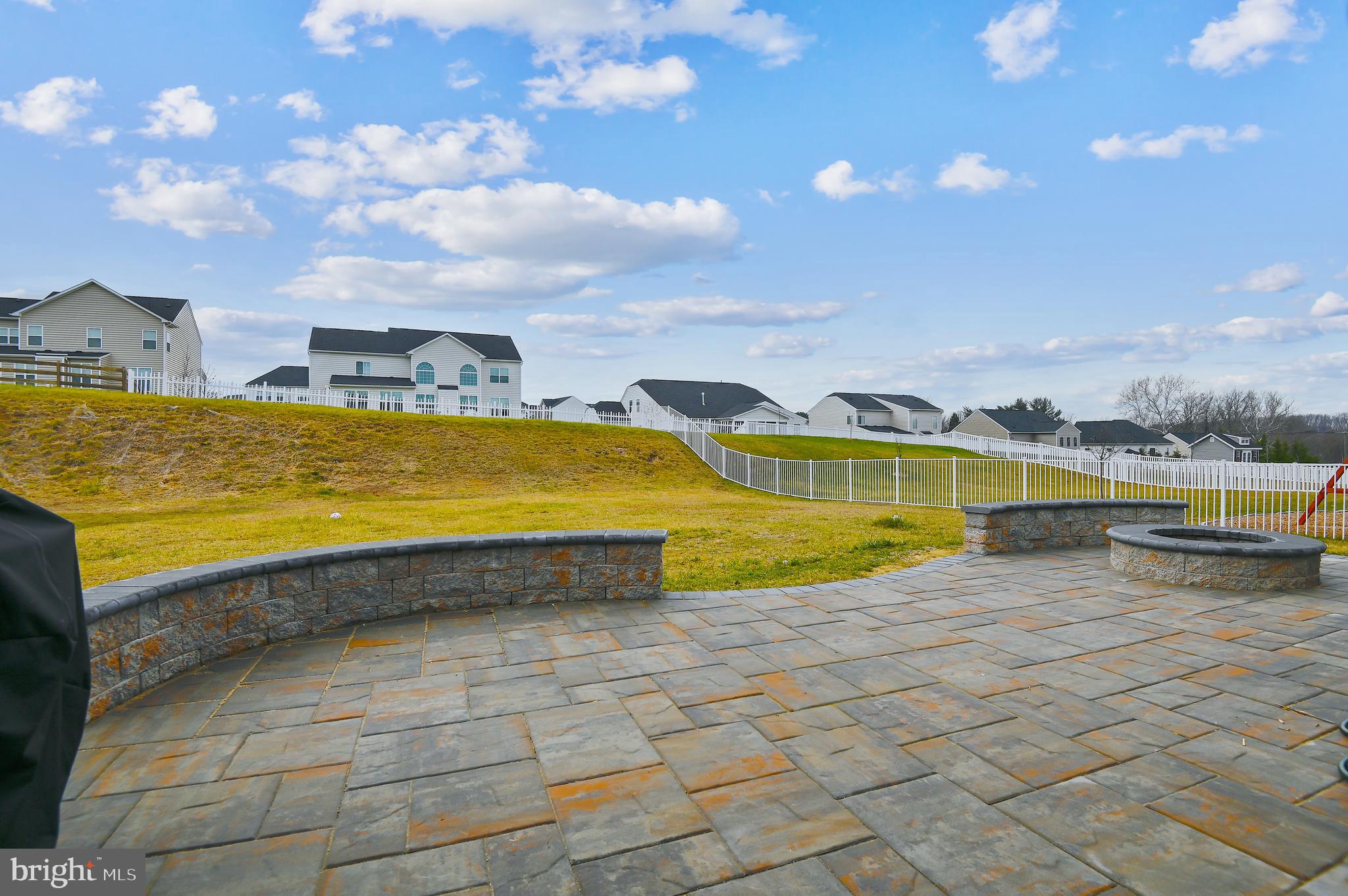 SOMERSET HILL - Residential