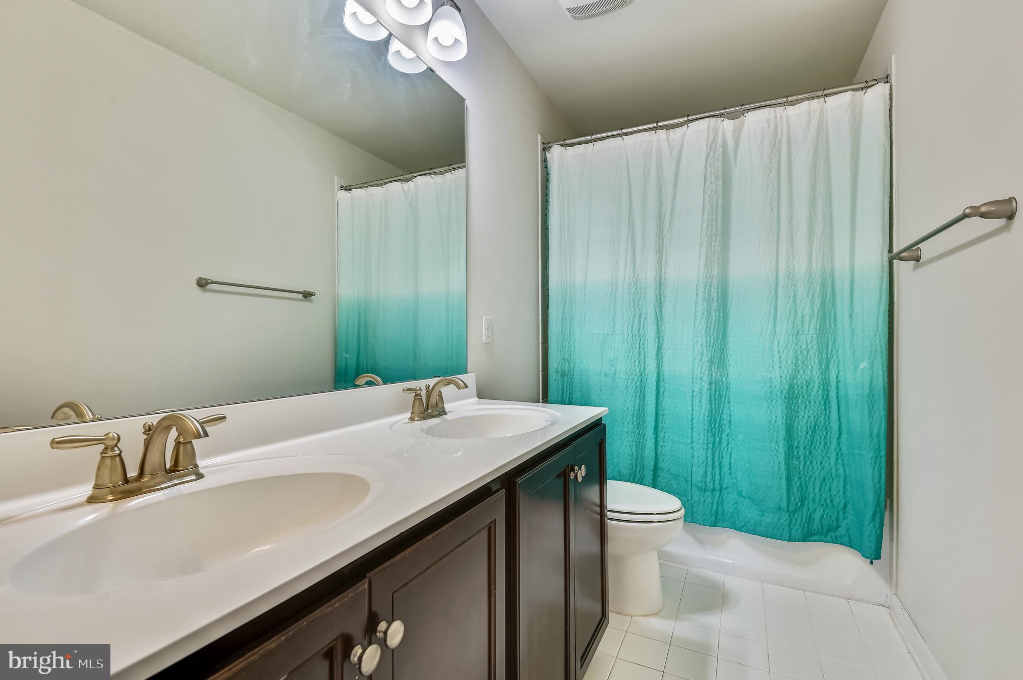 SOMERSET HILL - Residential