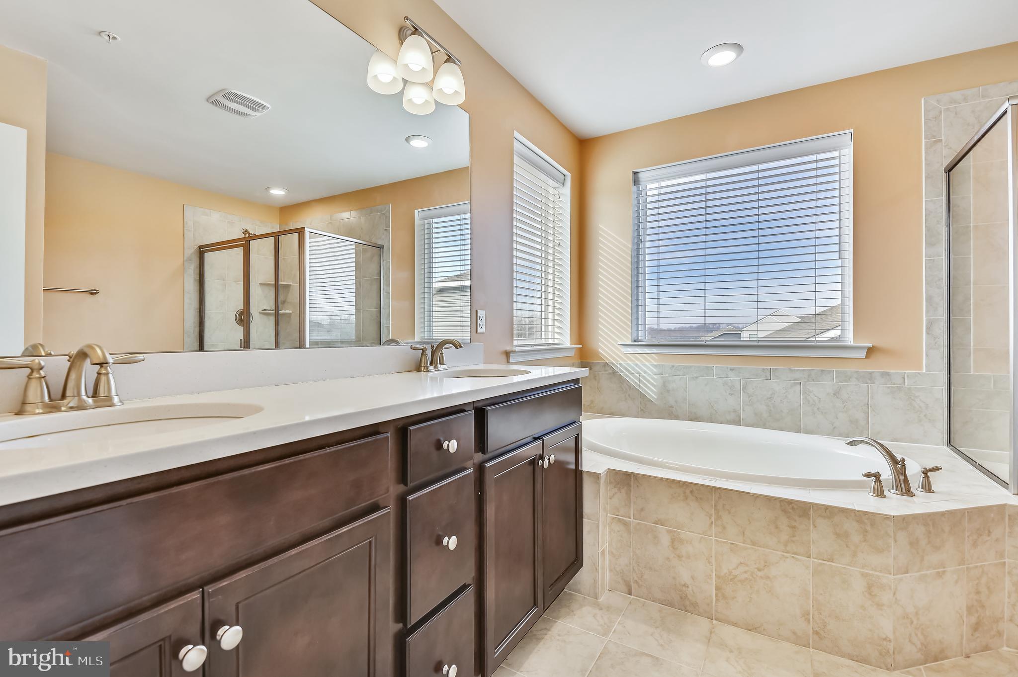 SOMERSET HILL - Residential