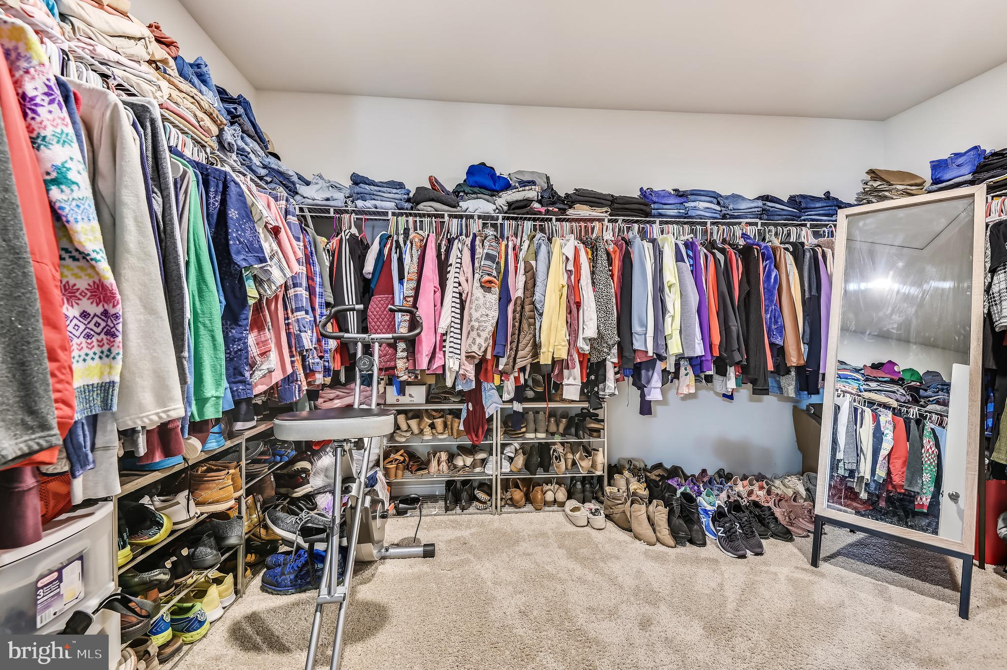 SOMERSET HILL - Residential