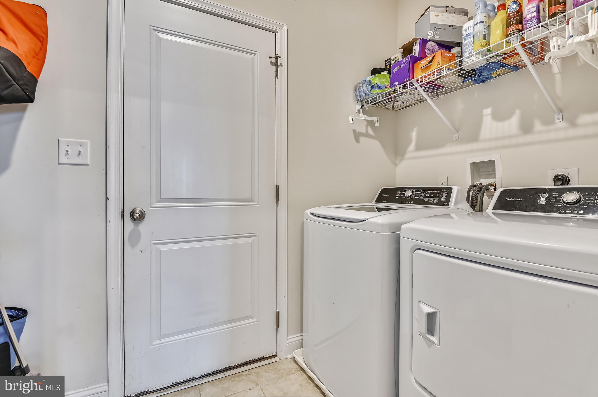 SOMERSET HILL - Residential