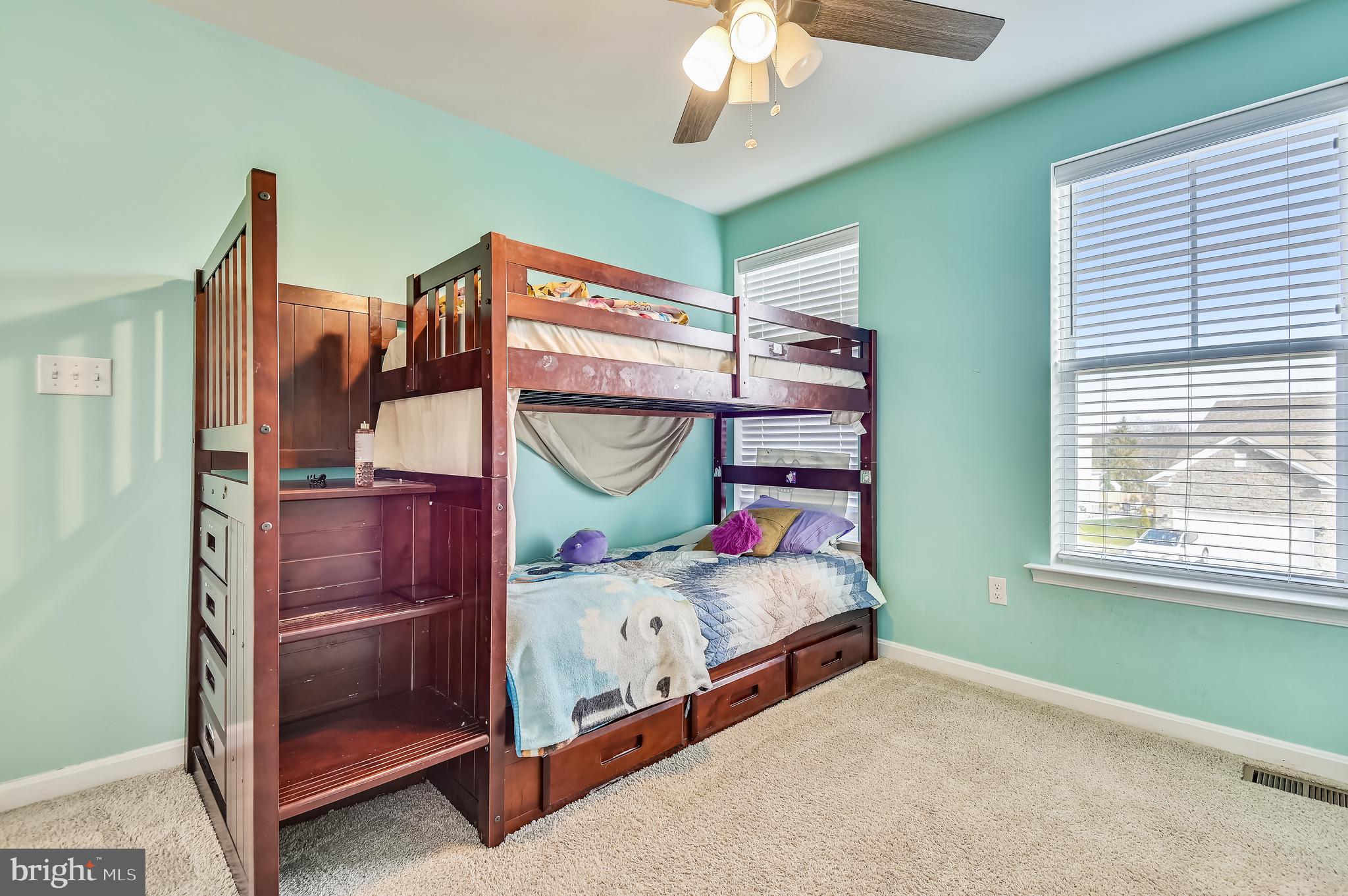 SOMERSET HILL - Residential