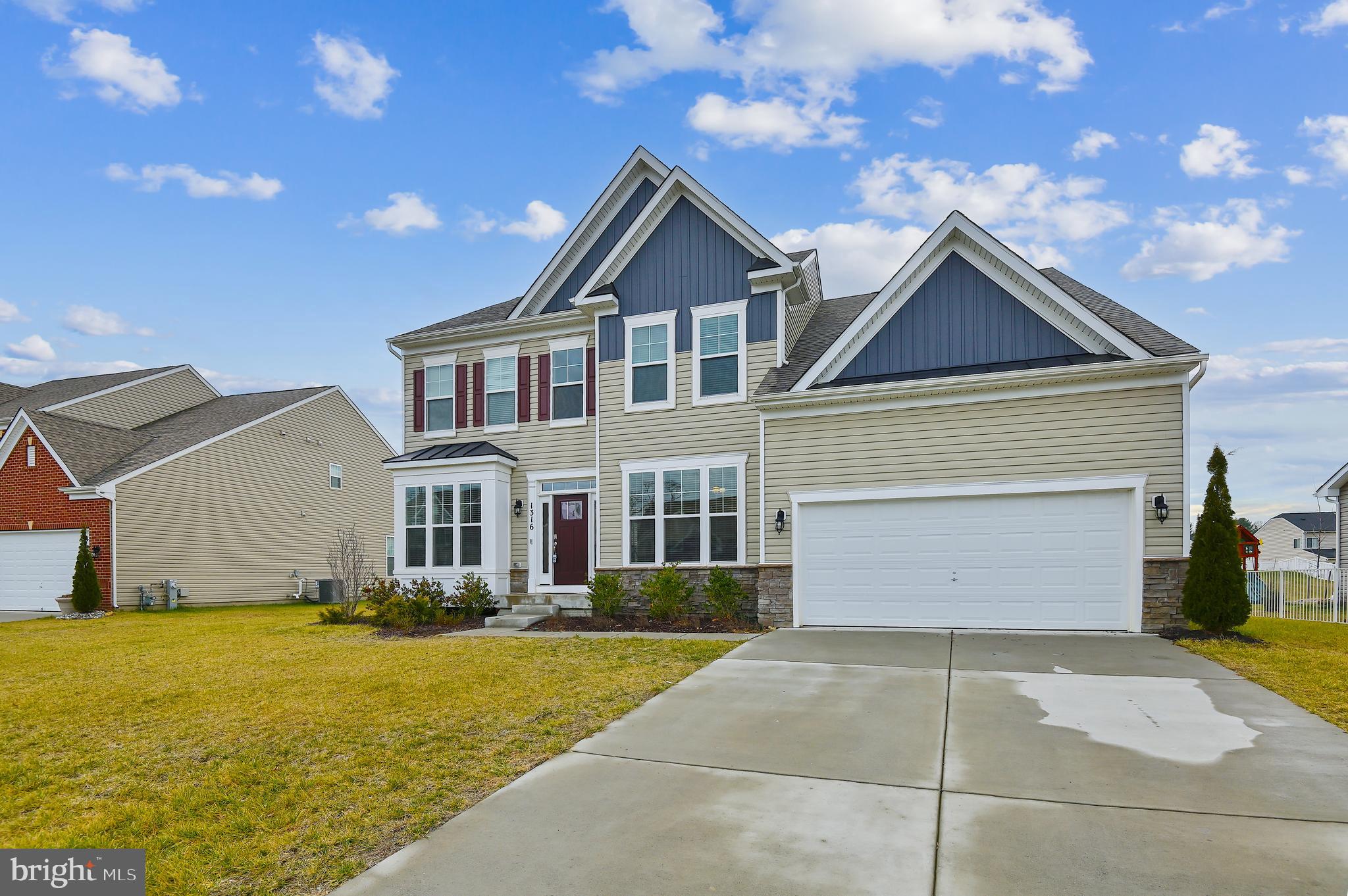 SOMERSET HILL - Residential