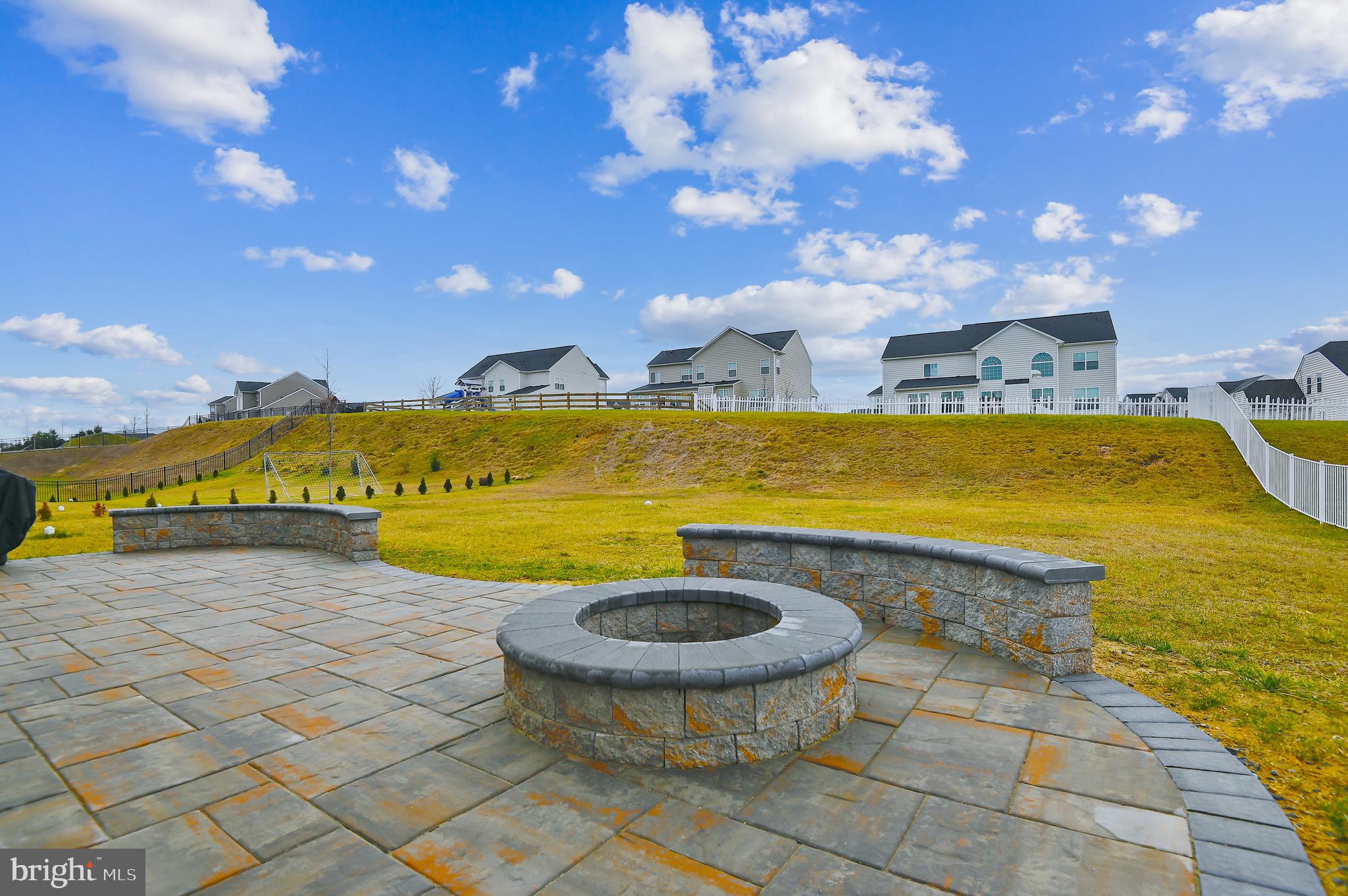 SOMERSET HILL - Residential