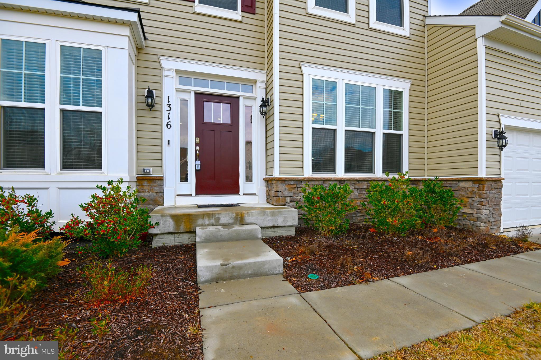 SOMERSET HILL - Residential