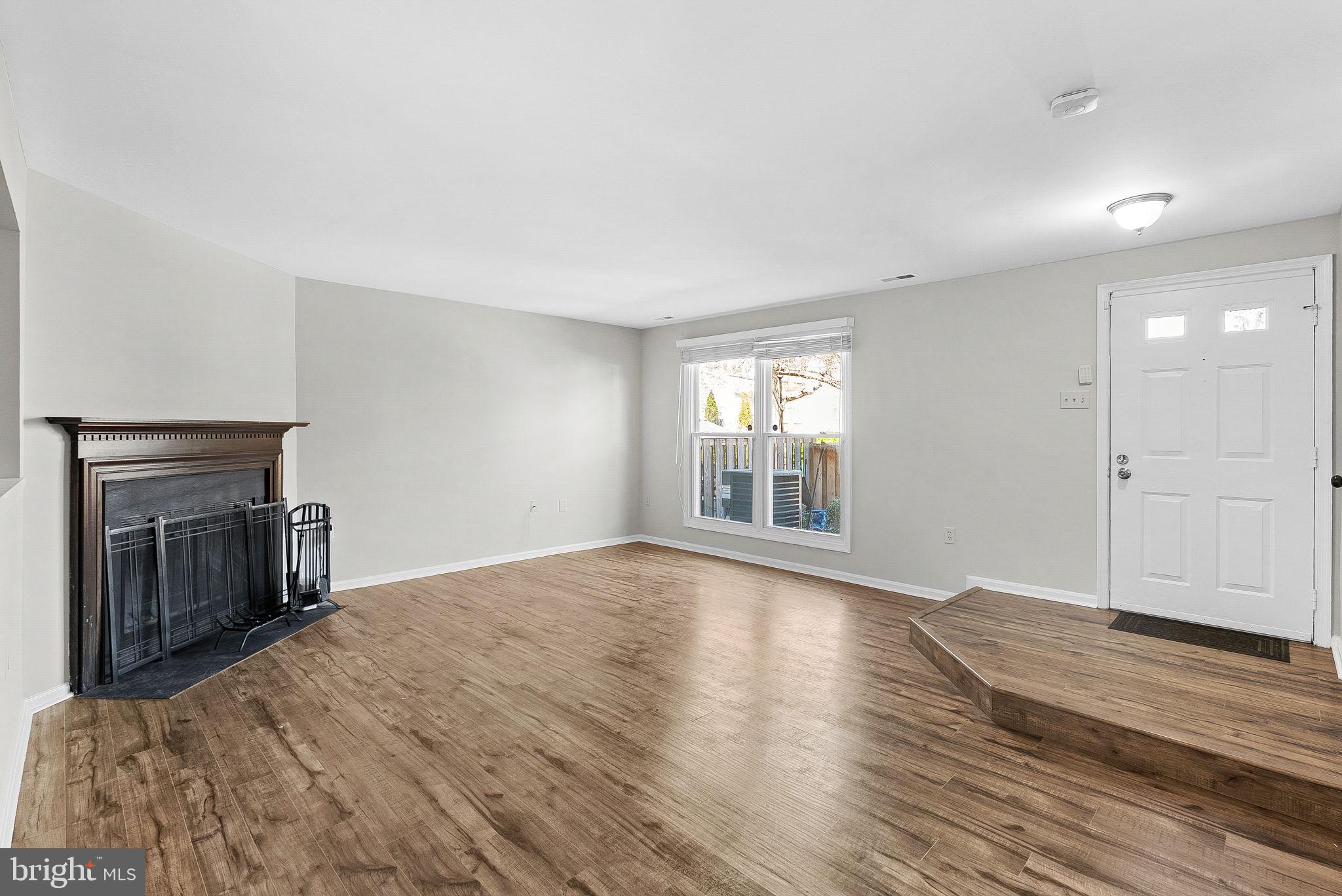 STONINGTON CONDOMINIUMS - Residential