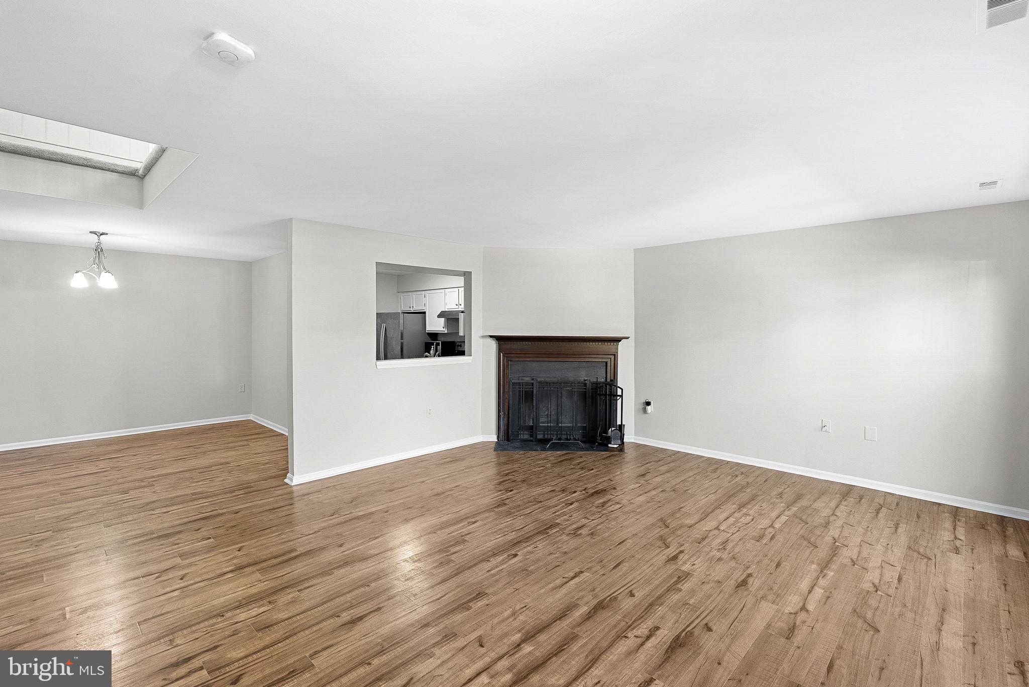 STONINGTON CONDOMINIUMS - Residential