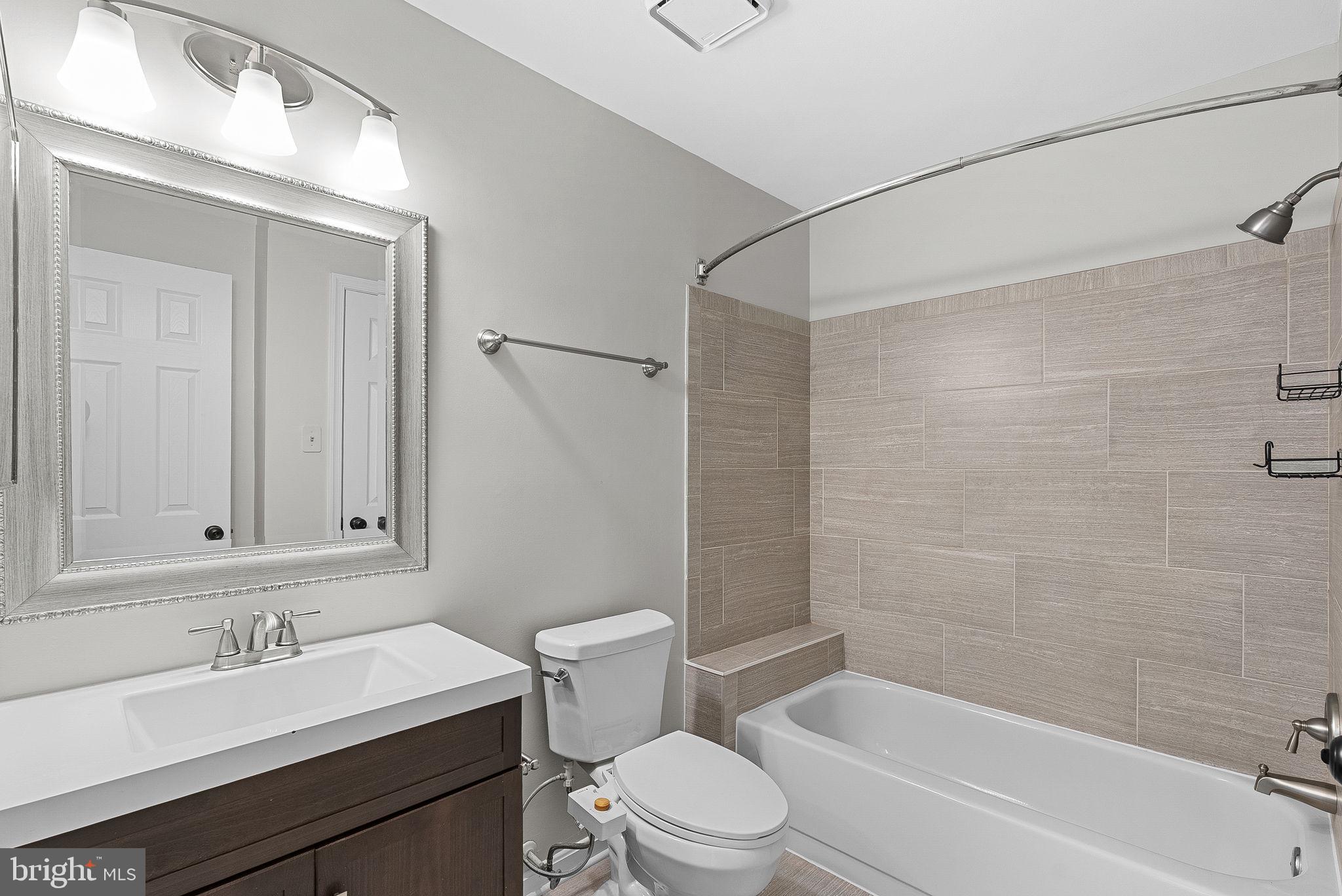 STONINGTON CONDOMINIUMS - Residential