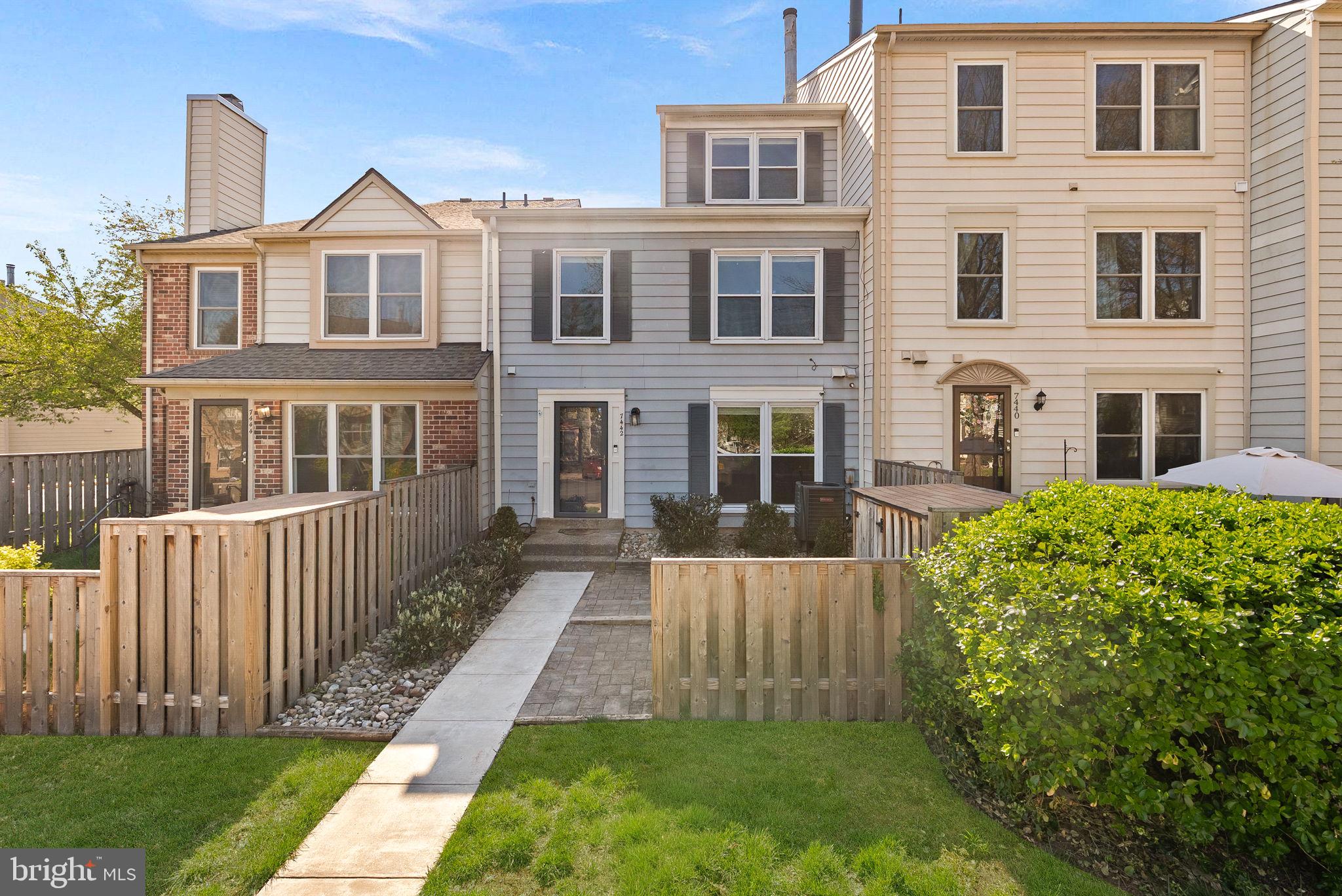 STONINGTON CONDOMINIUMS - Residential