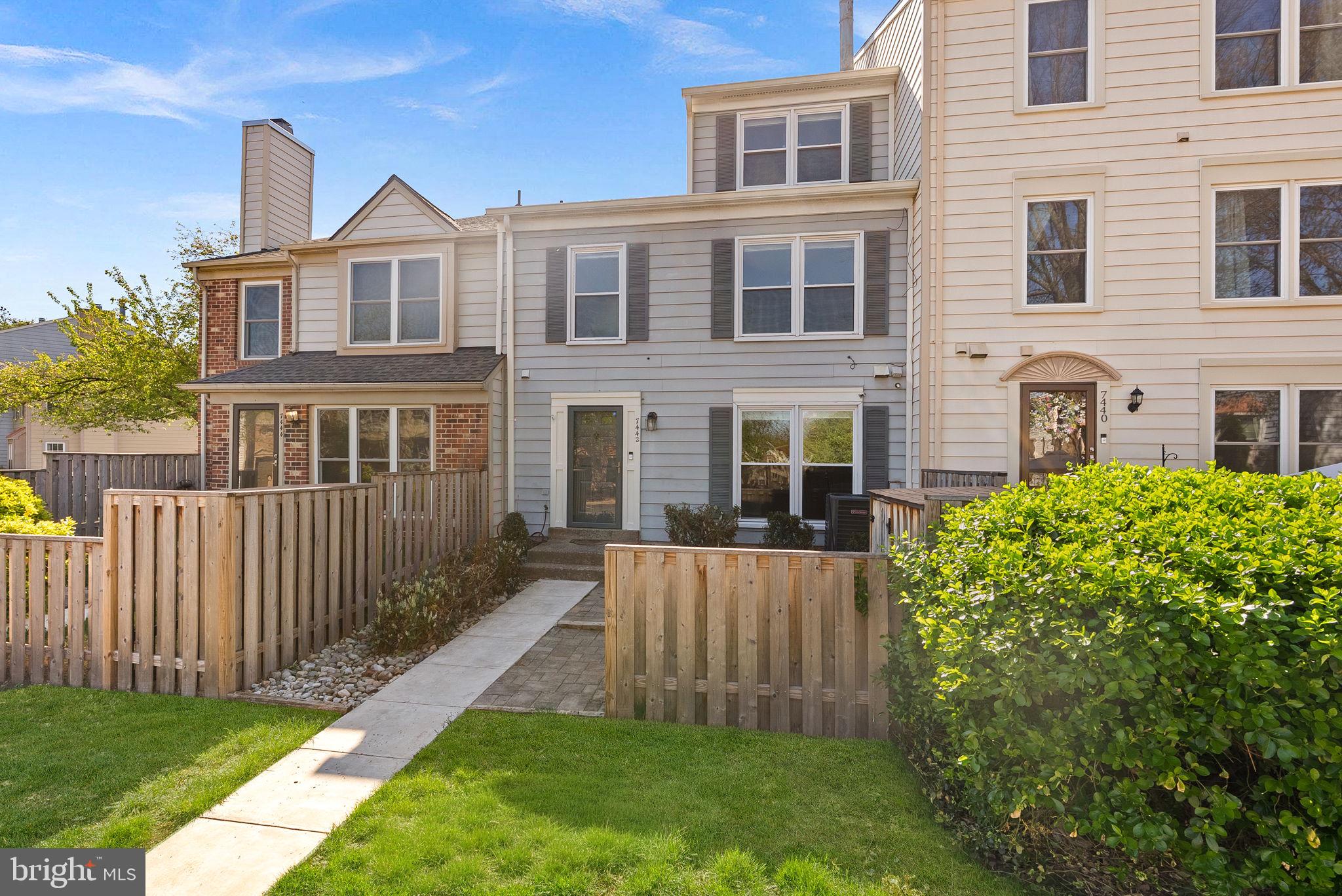 STONINGTON CONDOMINIUMS - Residential