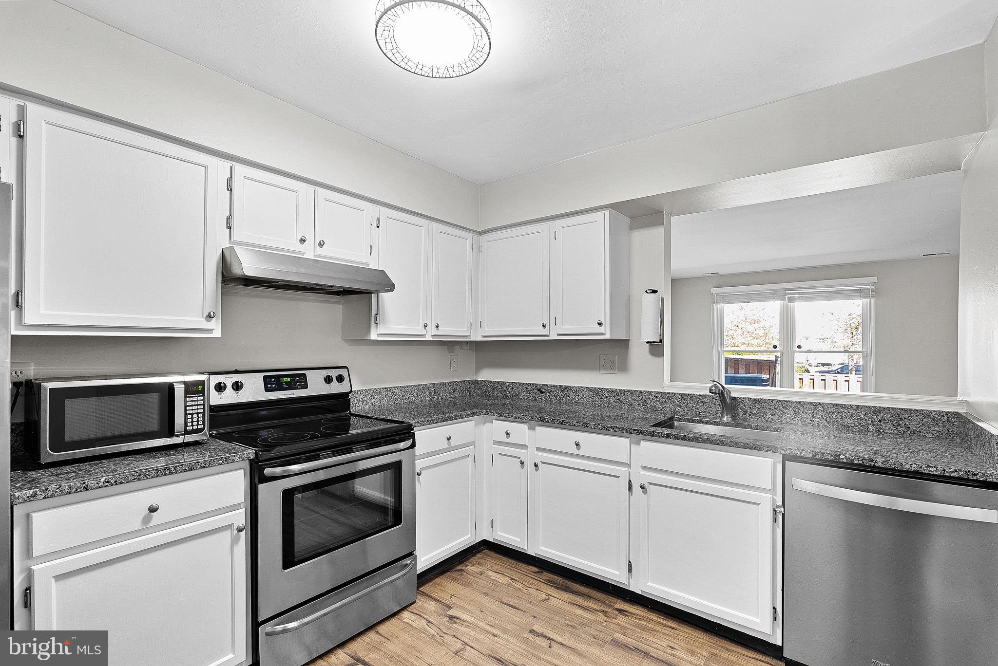 STONINGTON CONDOMINIUMS - Residential