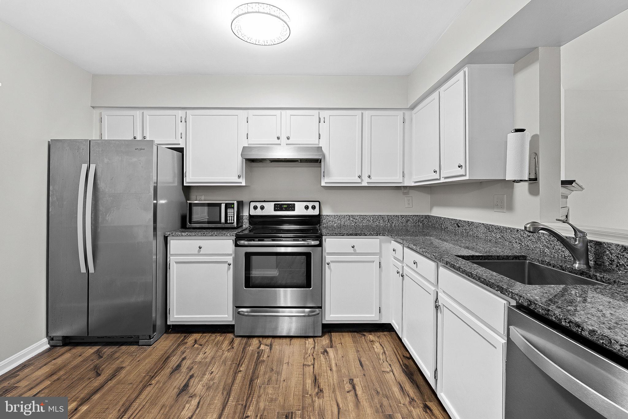 STONINGTON CONDOMINIUMS - Residential