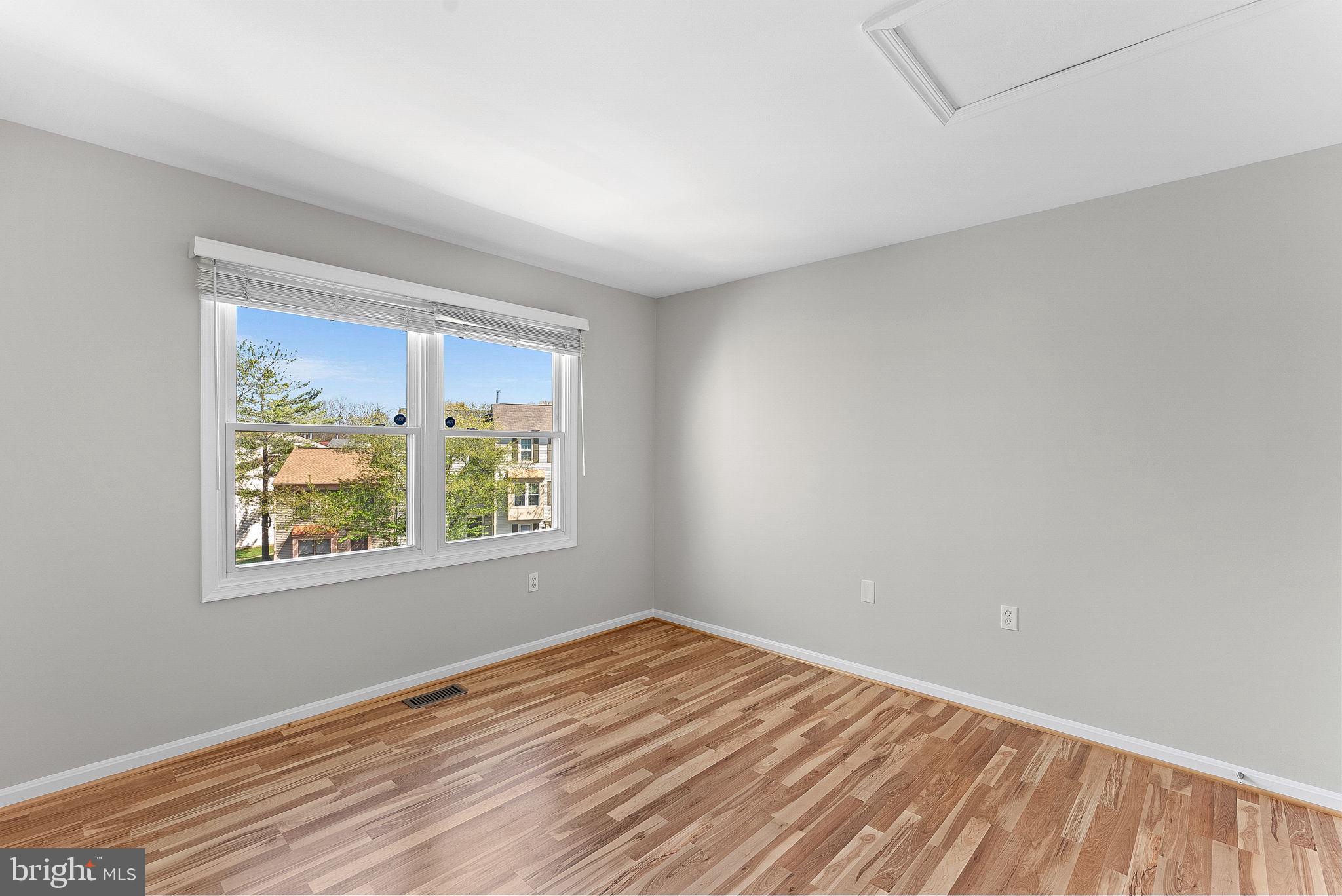 STONINGTON CONDOMINIUMS - Residential