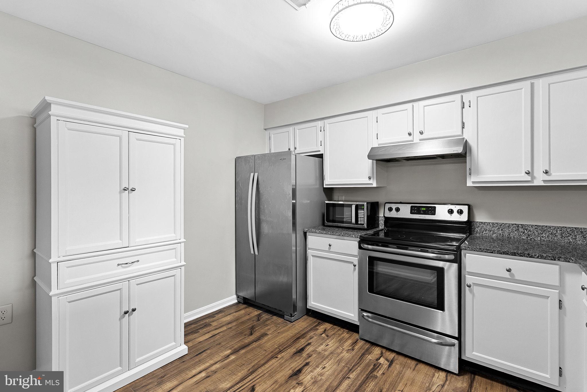 STONINGTON CONDOMINIUMS - Residential