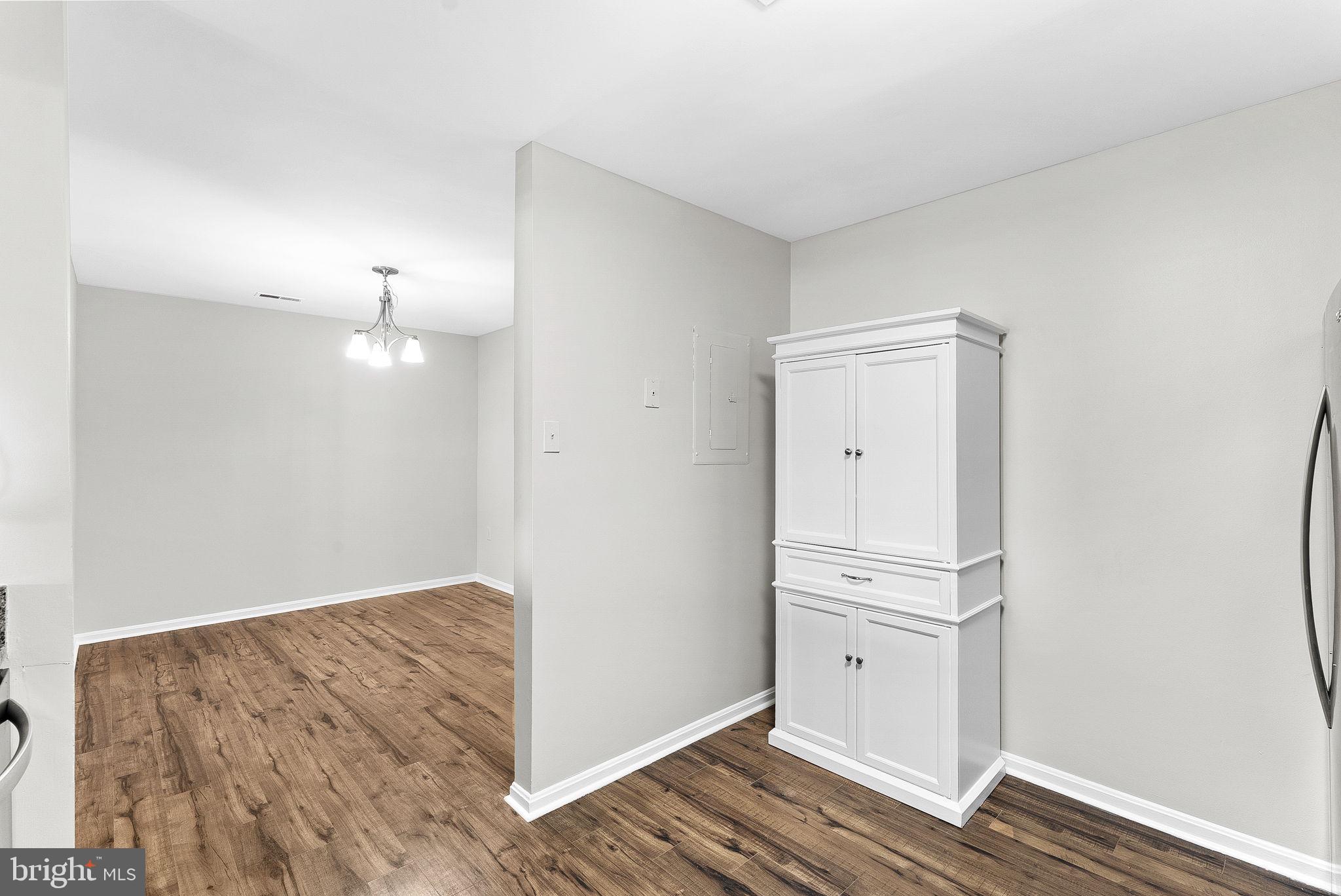 STONINGTON CONDOMINIUMS - Residential