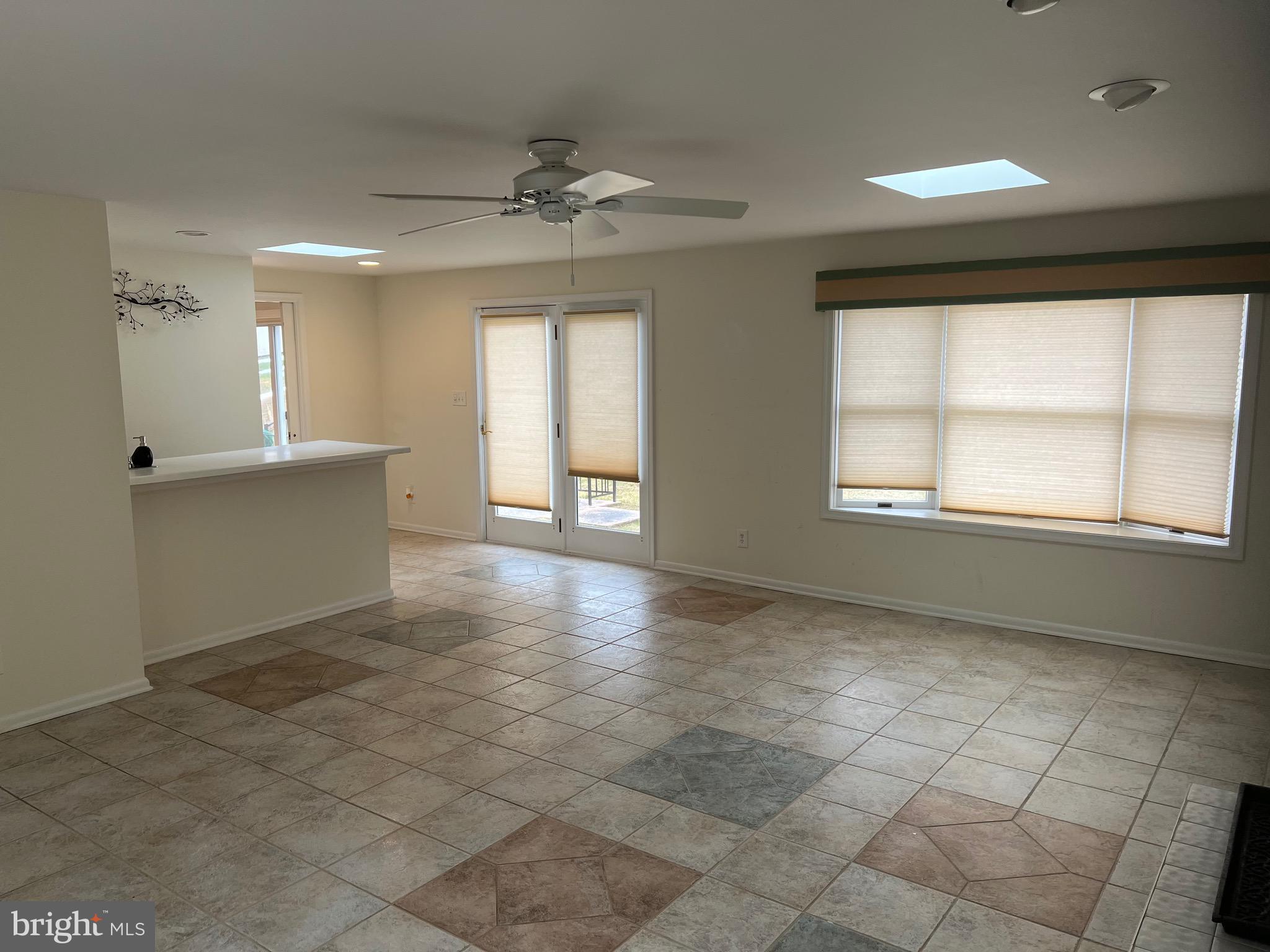 CAMELOT - Residential