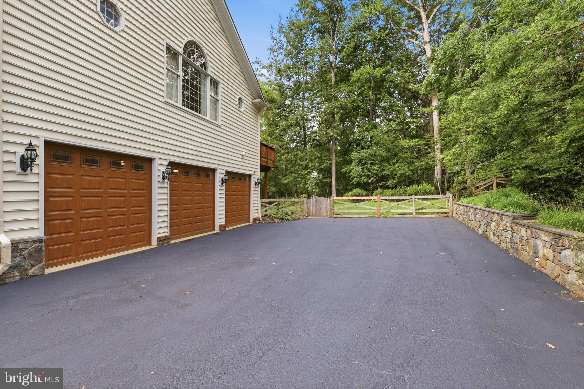 9704 MILL RUN DRIVE