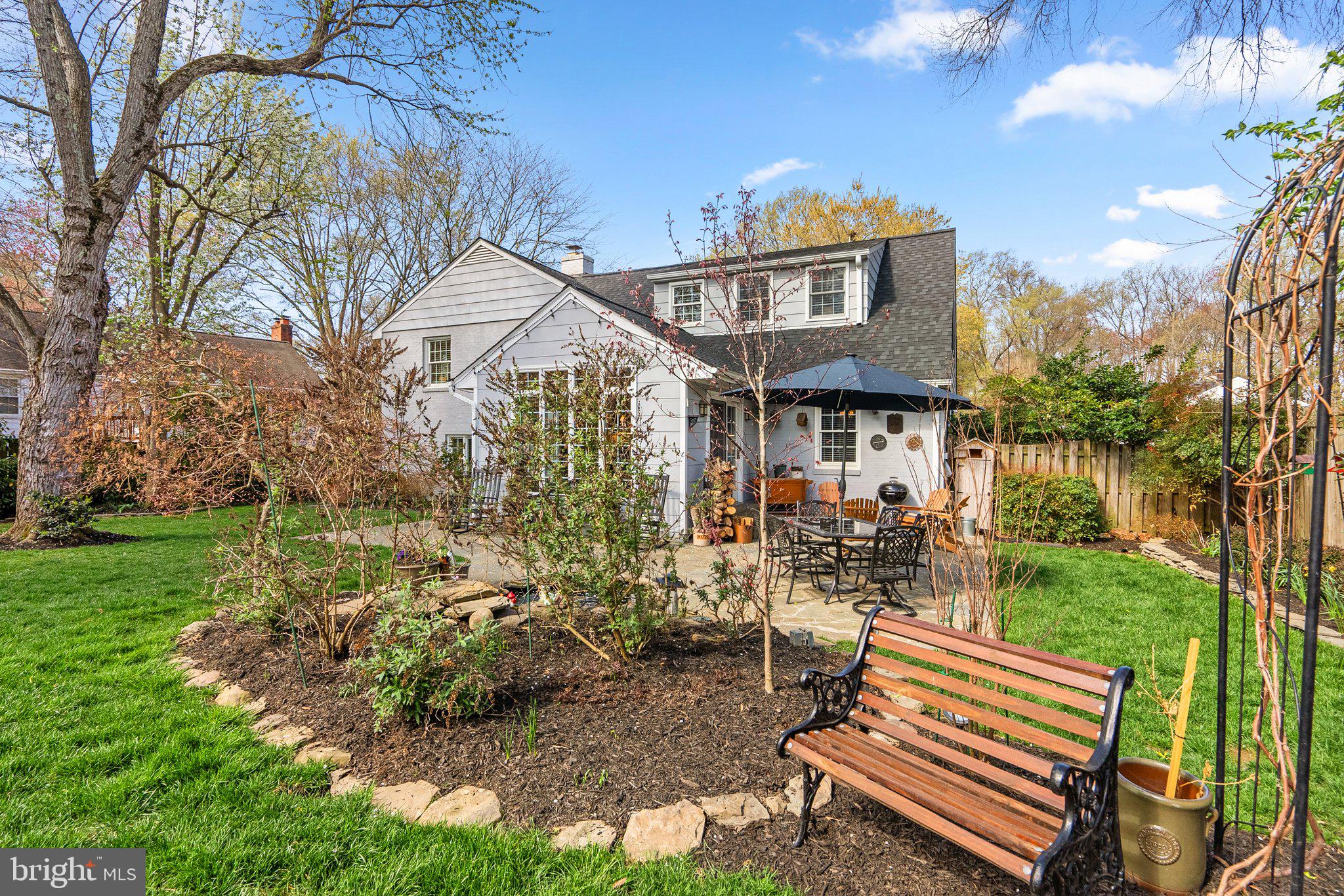 RIVERSIDE GARDENS - Residential