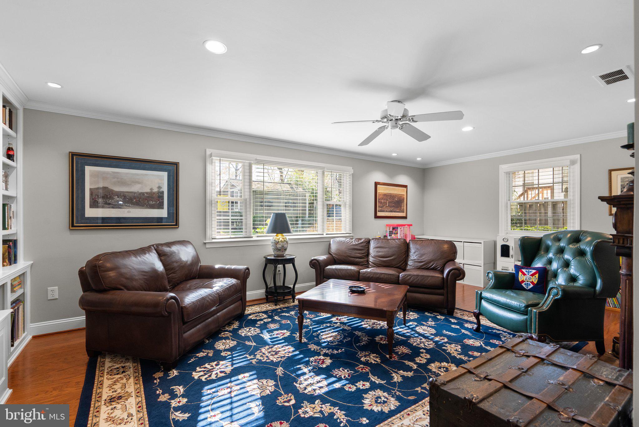 RIVERSIDE GARDENS - Residential