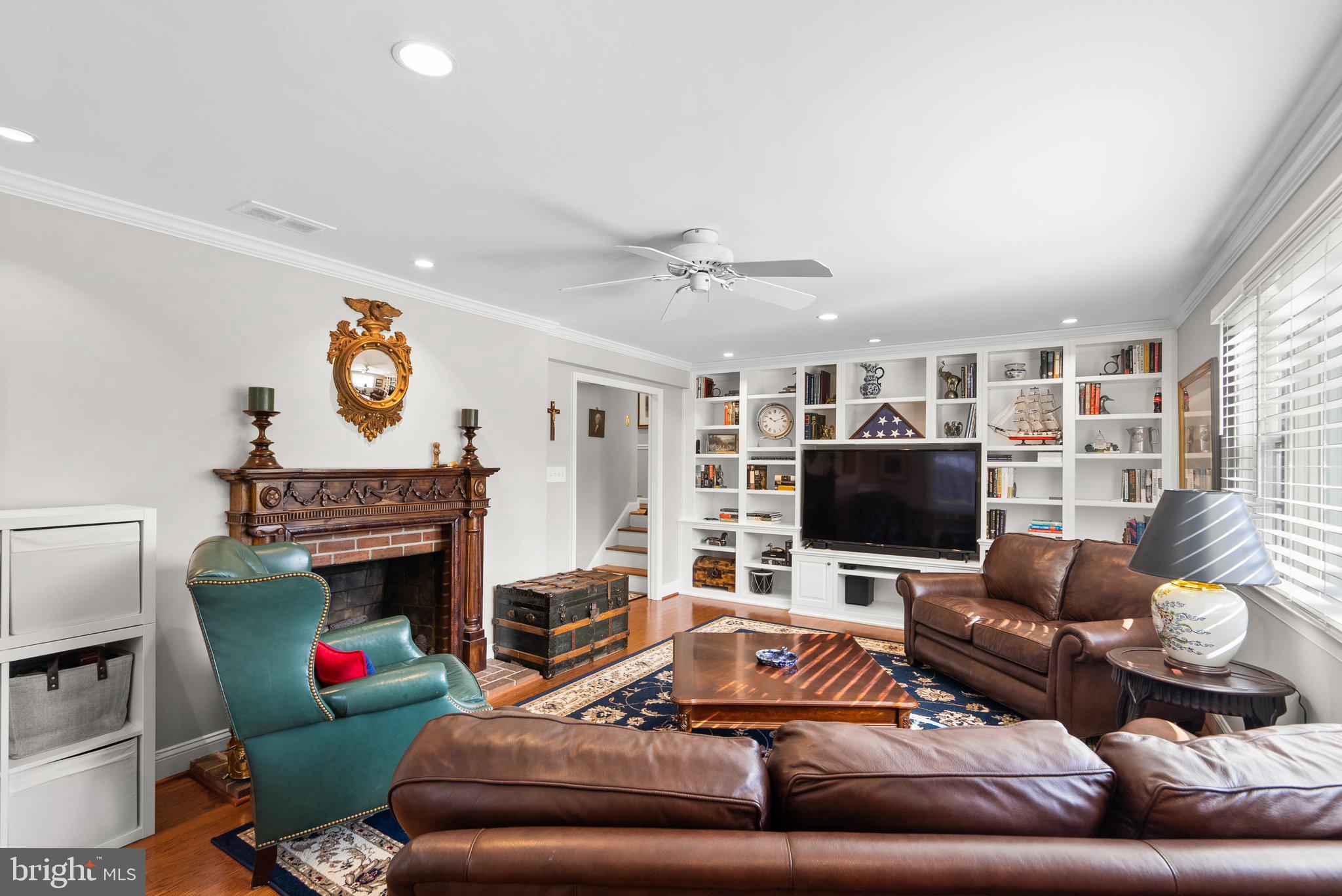 RIVERSIDE GARDENS - Residential