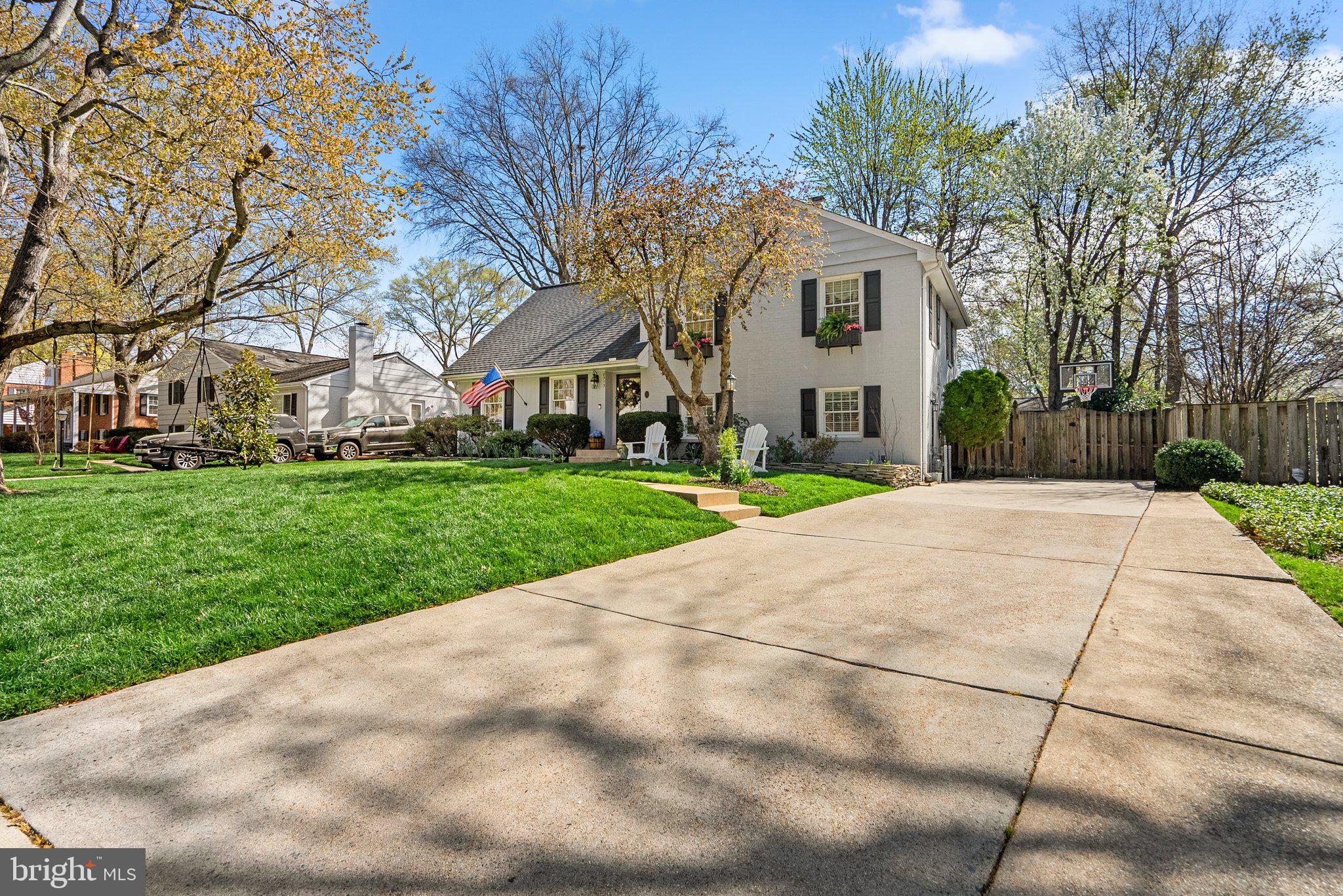 RIVERSIDE GARDENS - Residential