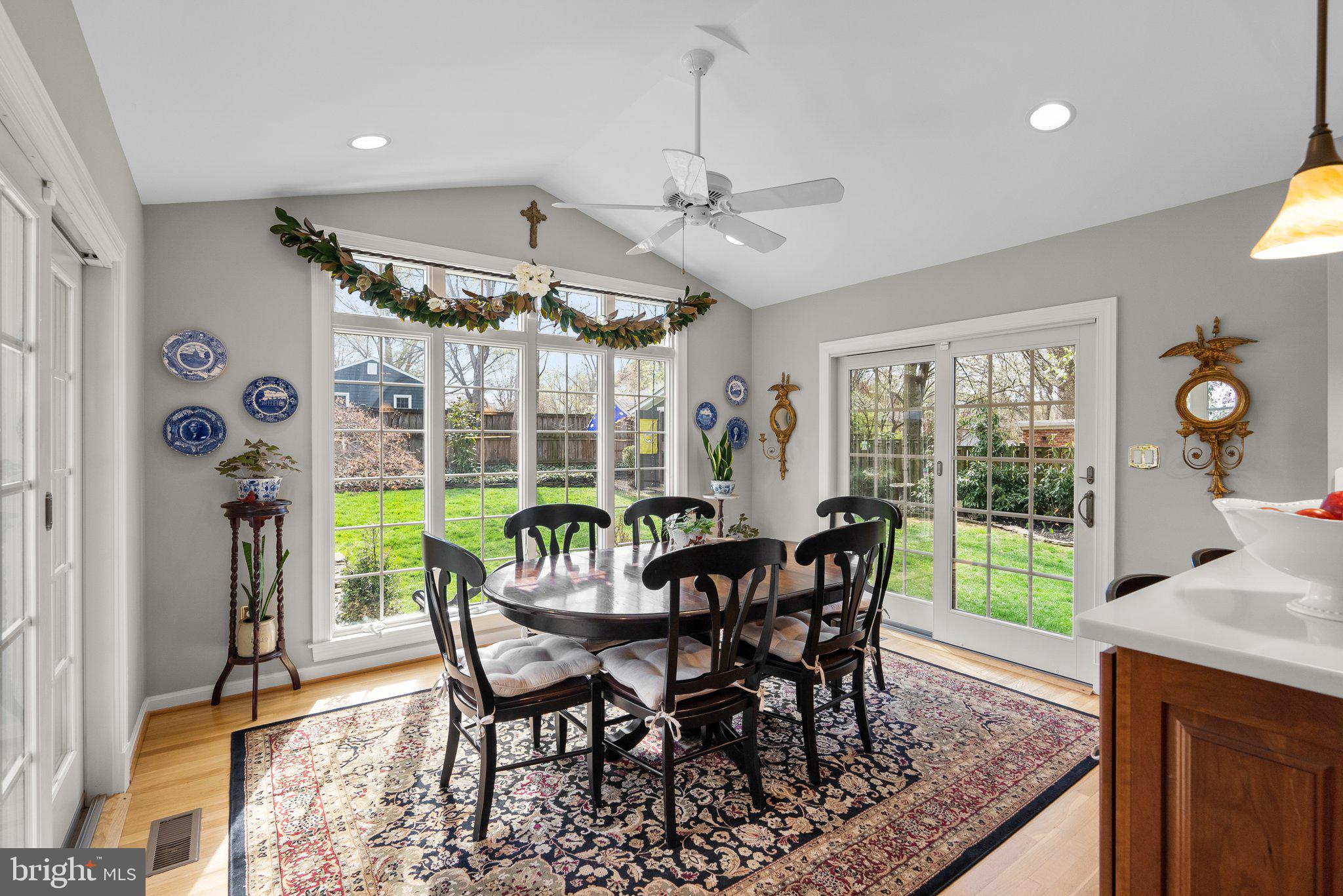 RIVERSIDE GARDENS - Residential