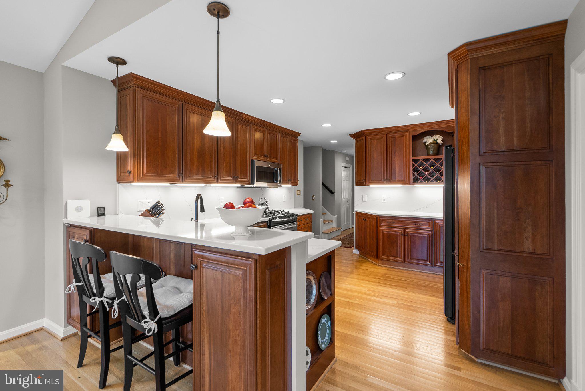 RIVERSIDE GARDENS - Residential