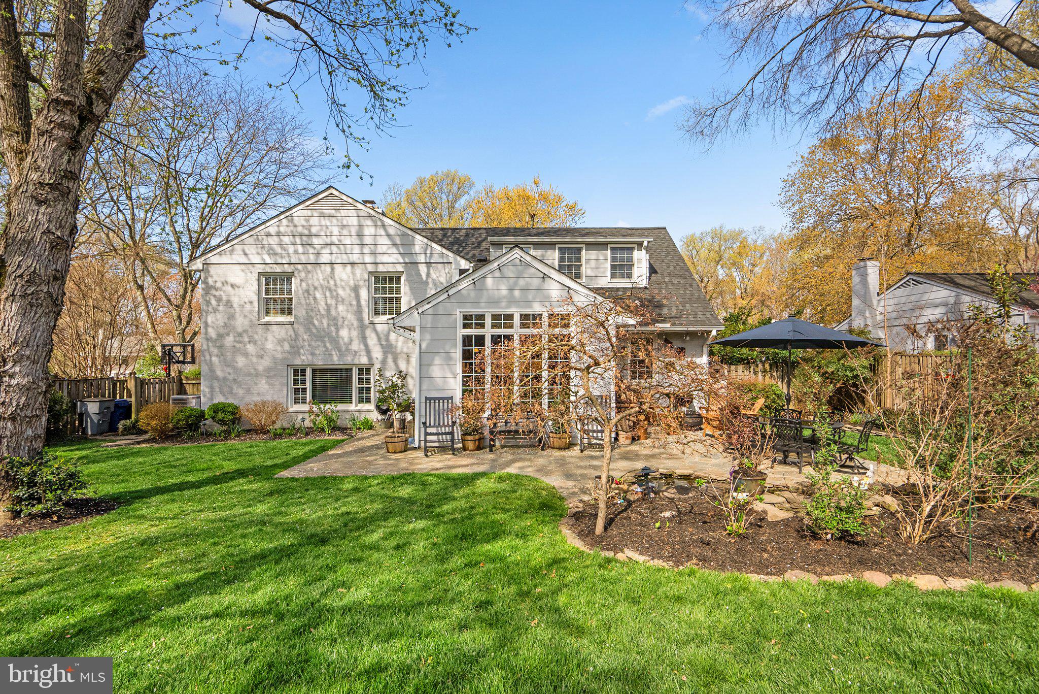 RIVERSIDE GARDENS - Residential