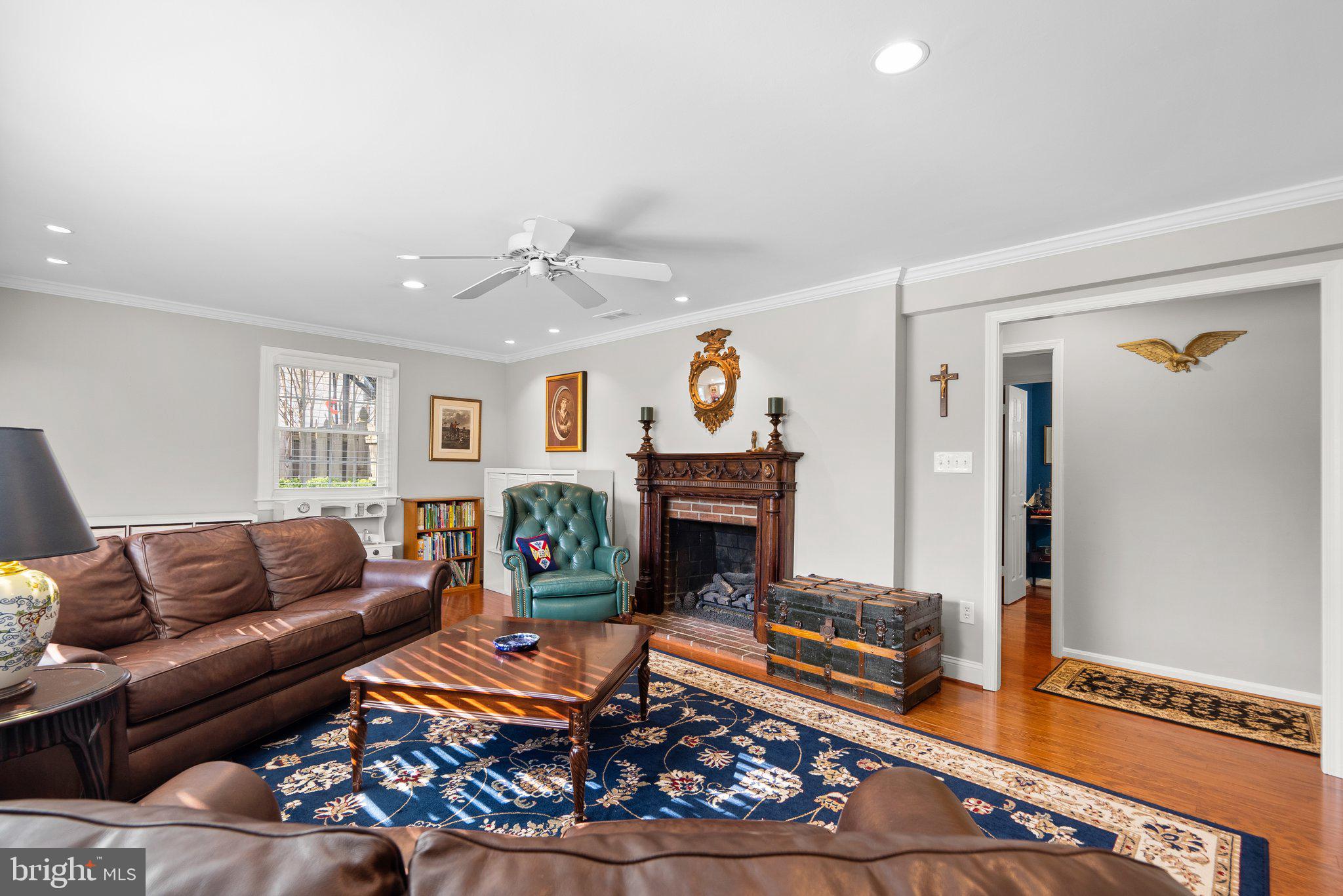 RIVERSIDE GARDENS - Residential