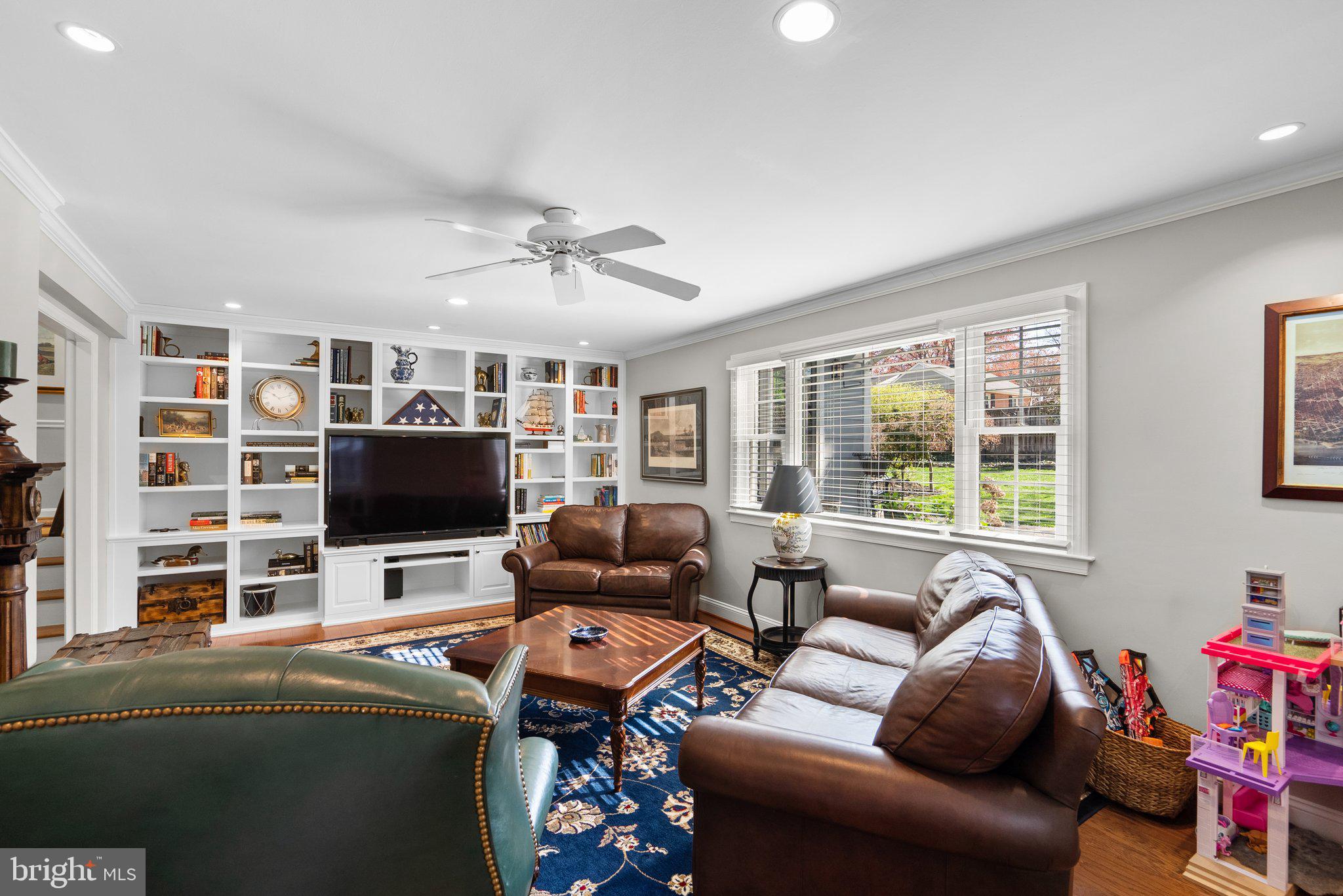 RIVERSIDE GARDENS - Residential