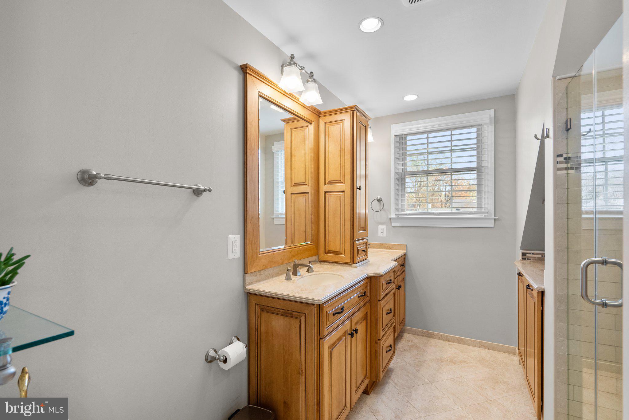 RIVERSIDE GARDENS - Residential