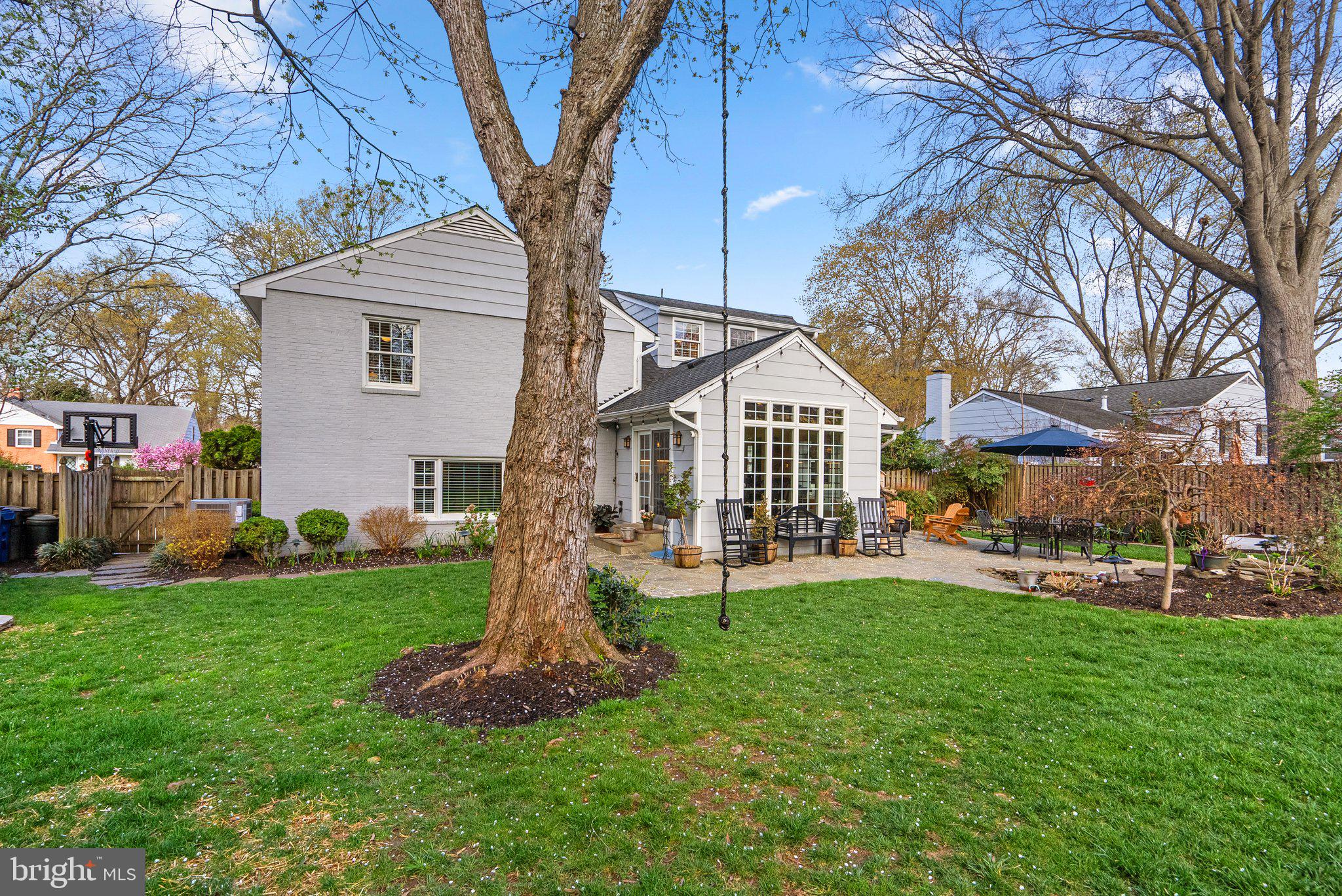 RIVERSIDE GARDENS - Residential