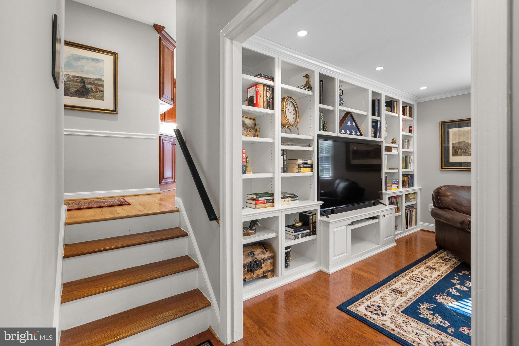 RIVERSIDE GARDENS - Residential