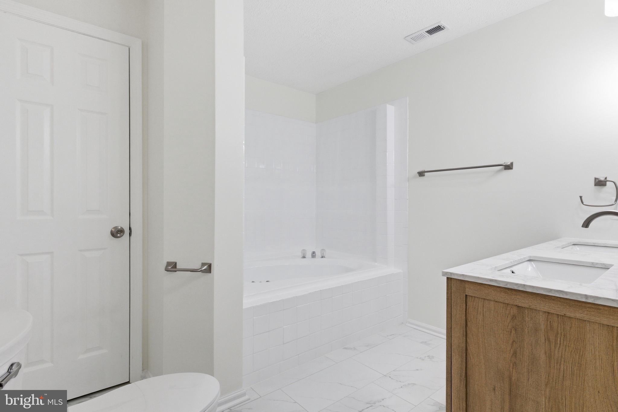 LAKE HOLIDAY ESTATES - Residential