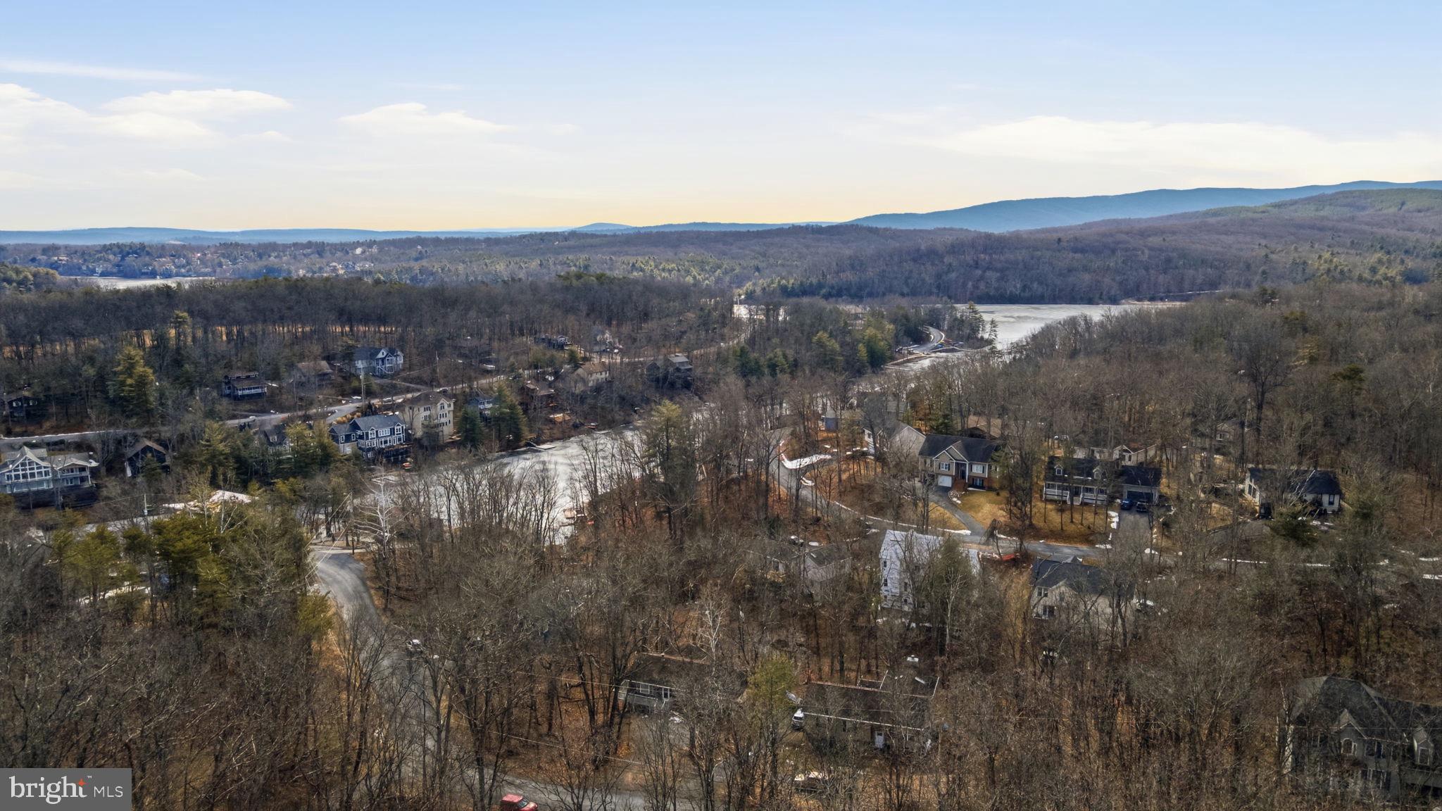 LAKE HOLIDAY ESTATES - Residential