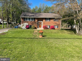 Single Family Residence at 8623 HAWKINS CREAMERY ROAD