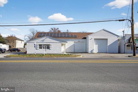 Photo of 192 Mayo Road, EDGEWATER, MD 21037 (MLS # MDAA2131570)