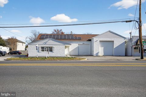 Photo of 192 Mayo Road, EDGEWATER, MD 21037 (MLS # MDAA2131570)