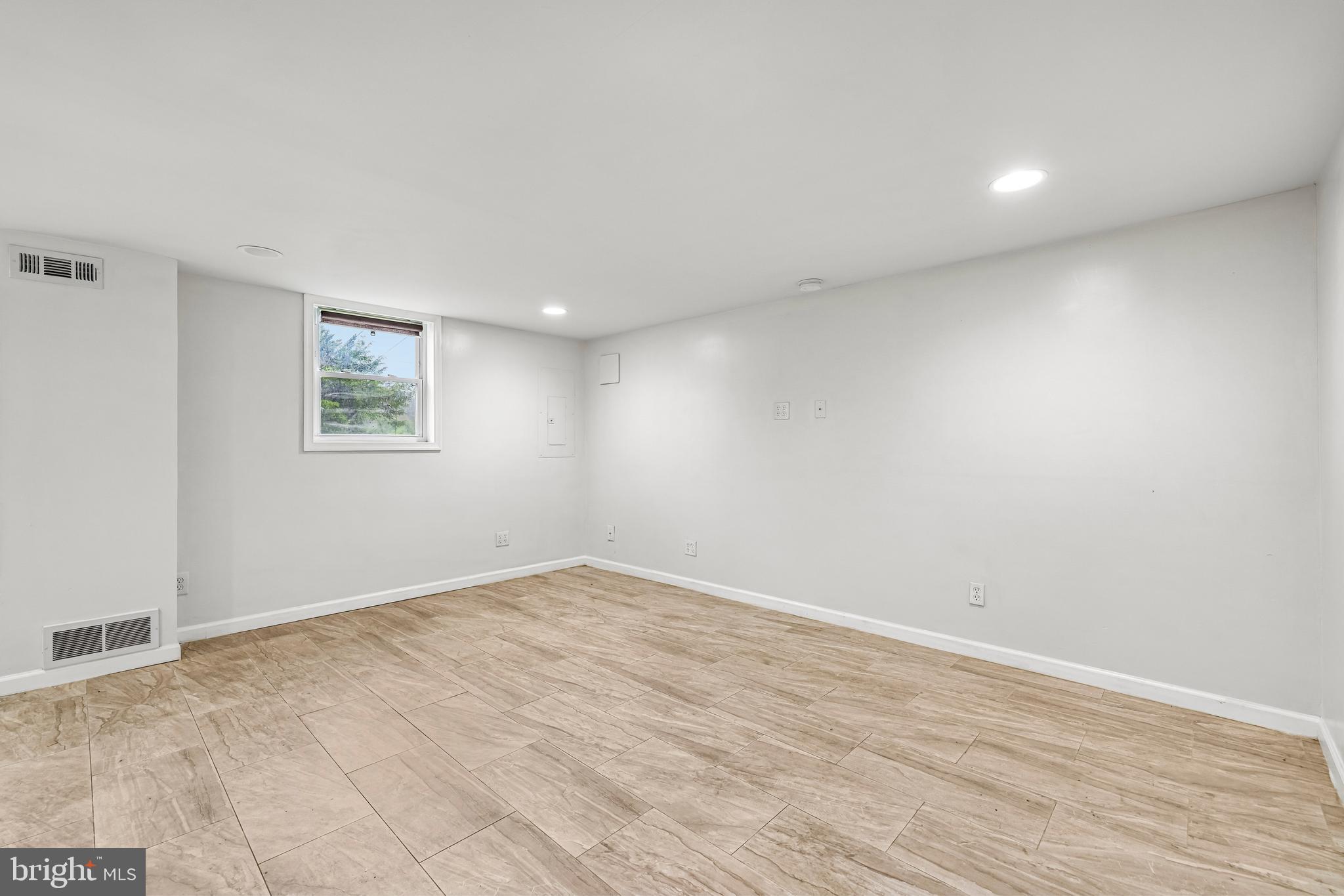 CLARKSBURG OUTSIDE - Residential