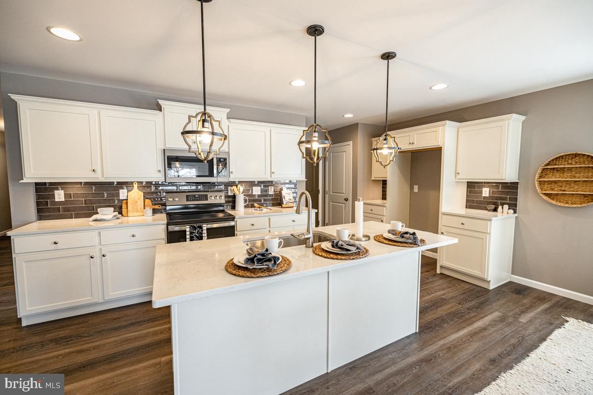 DICKINSON PLACE - Residential