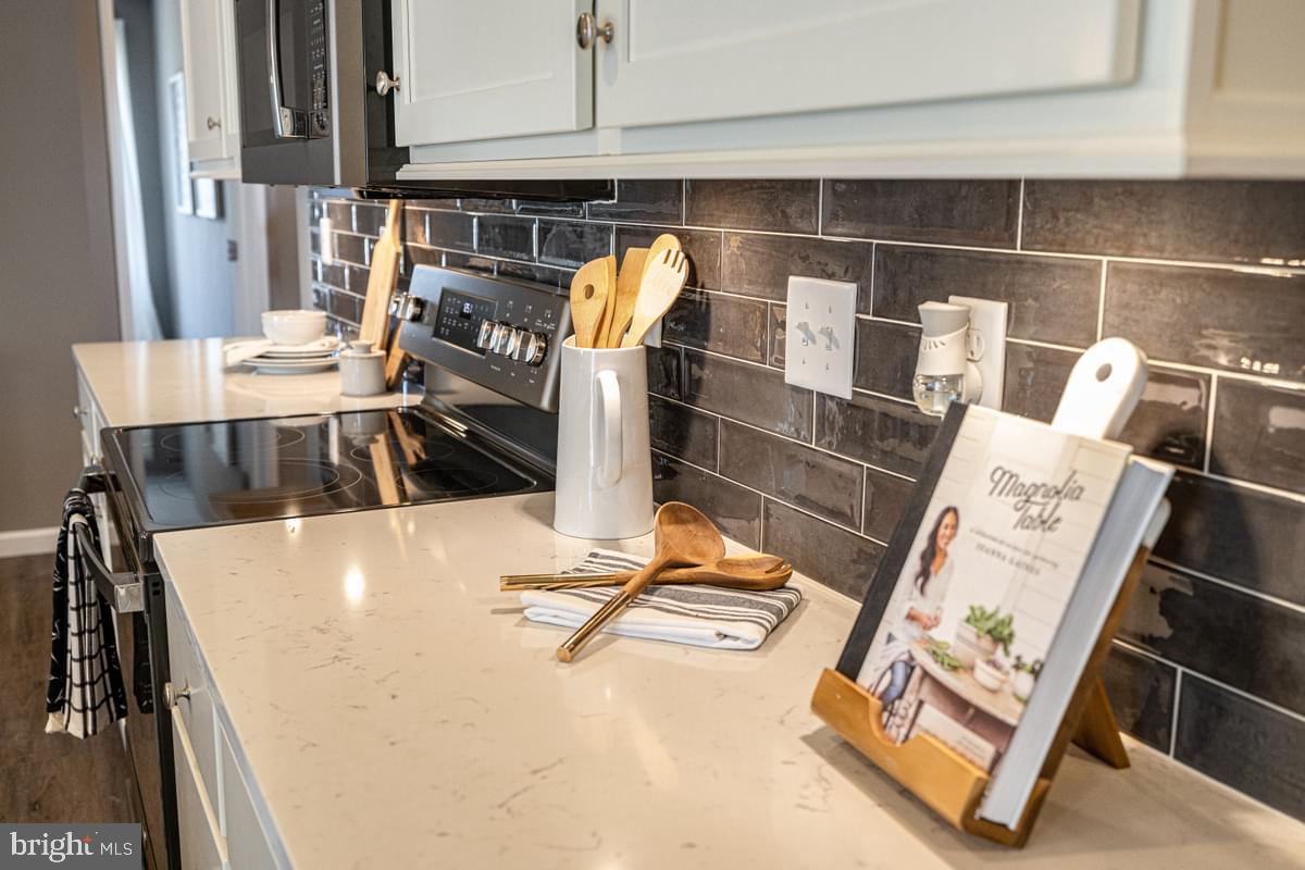 DICKINSON PLACE - Residential